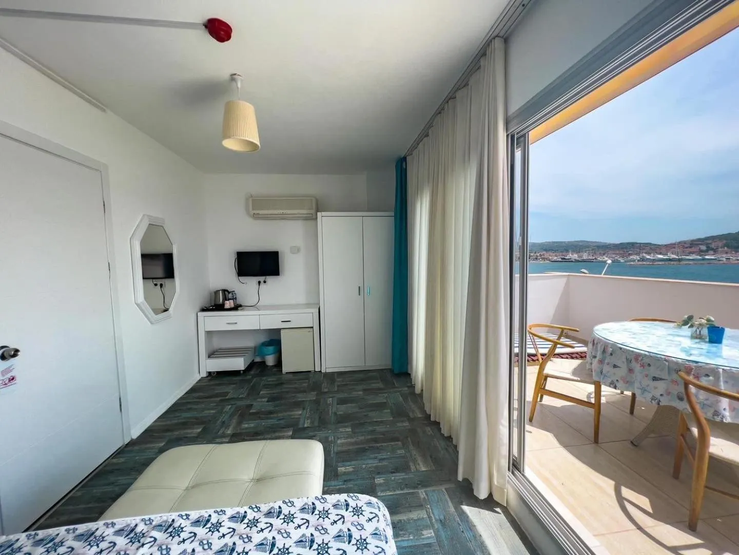 Sea view in Larimar Hotel Cesme