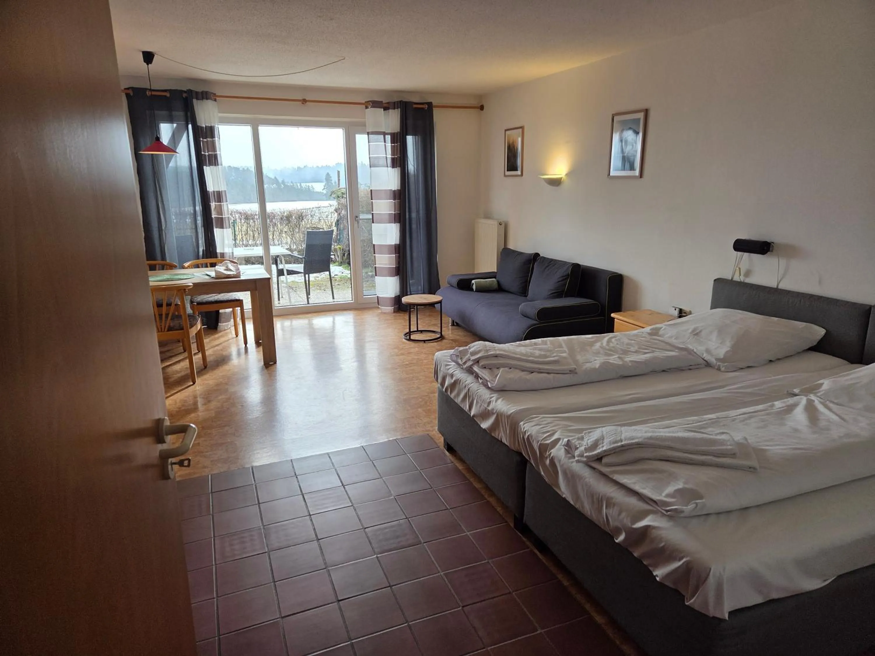 Photo of the whole room, Bed in Apartmentanlage am Kellerberg