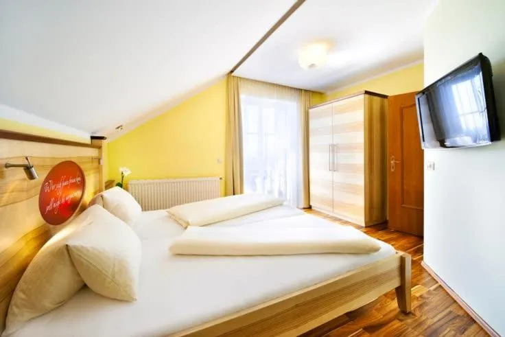 Bedroom, Bed in Revita Hotel Kocher