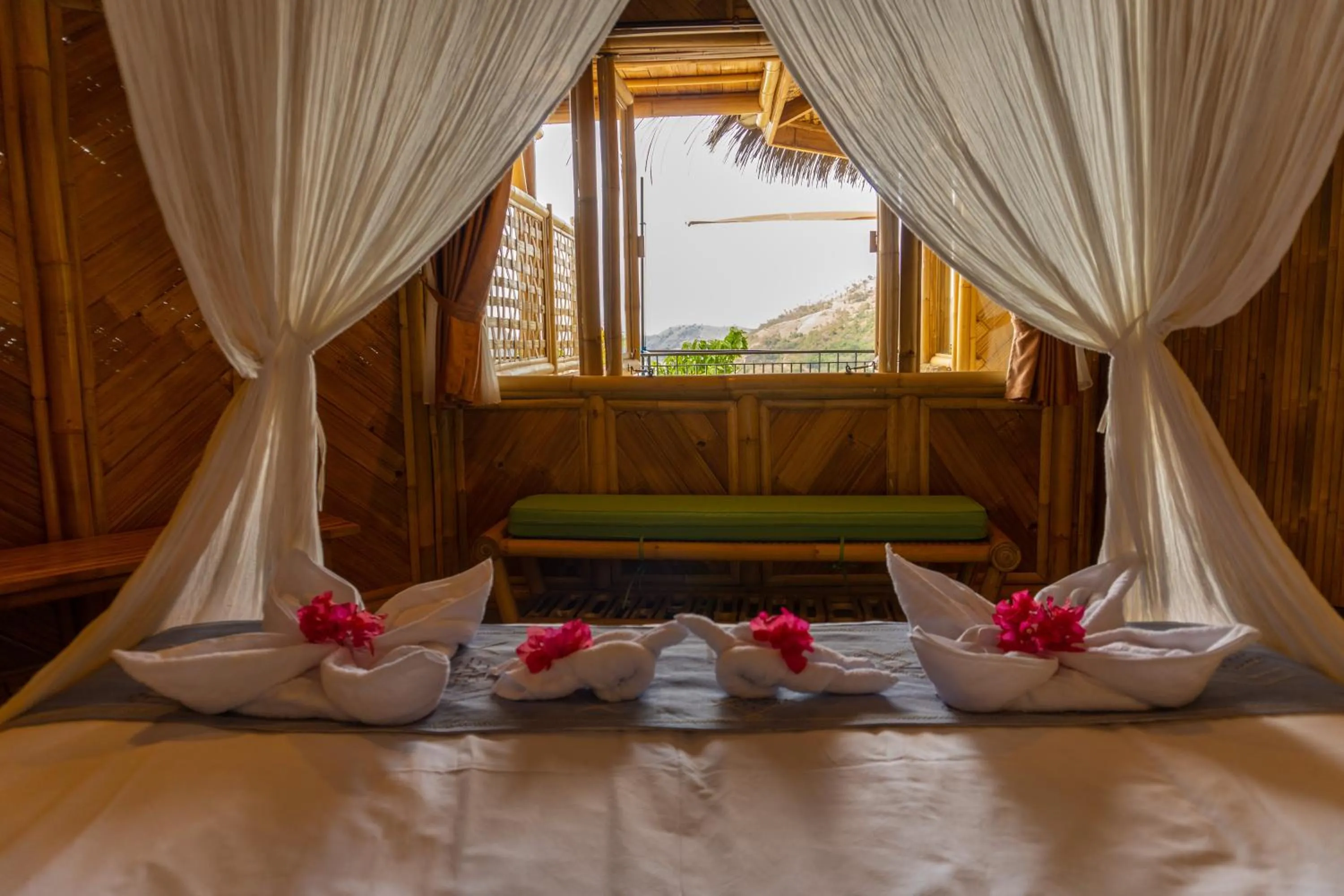 Bed in Elang Hillside Bamboo Villas