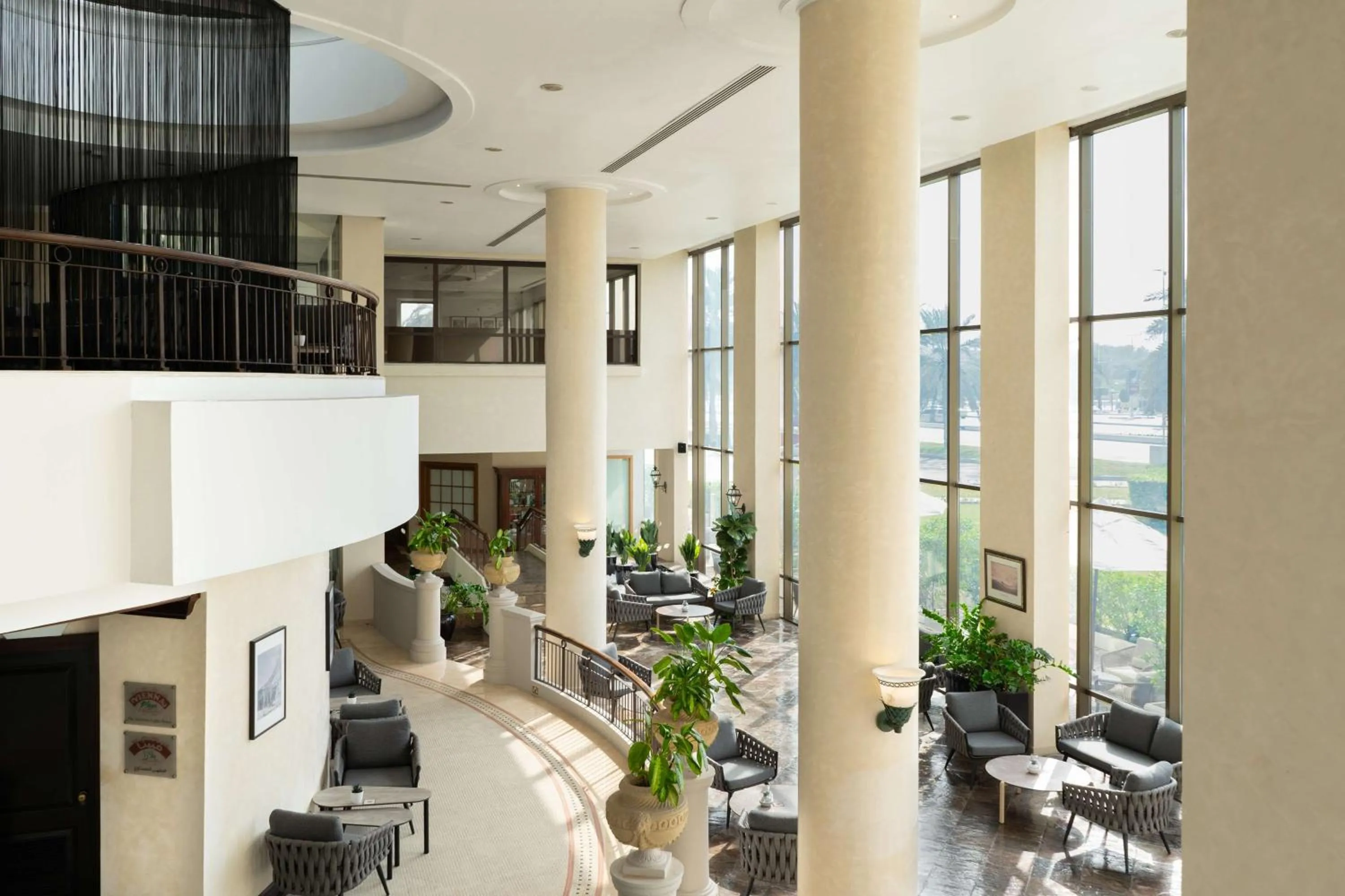 Restaurant/places to eat in Radisson Blu Hotel & Resort, Abu Dhabi Corniche