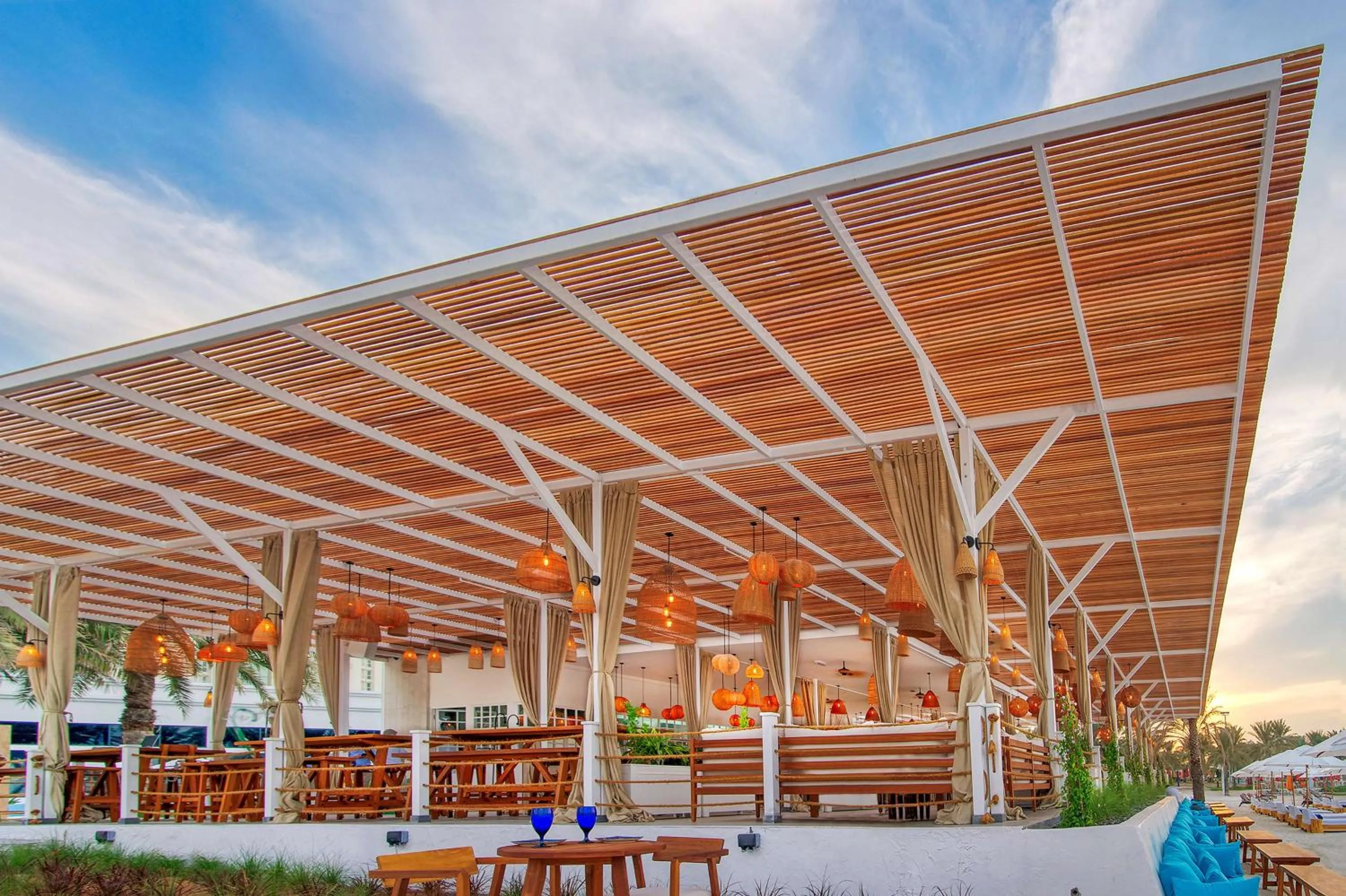 Restaurant/places to eat in Radisson Blu Hotel & Resort, Abu Dhabi Corniche