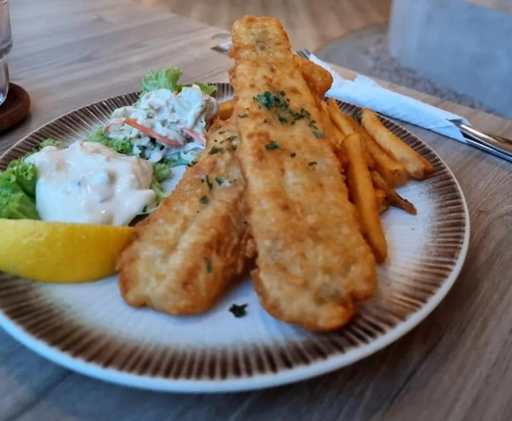 Vspace Guesthouse Capsule & Cafe