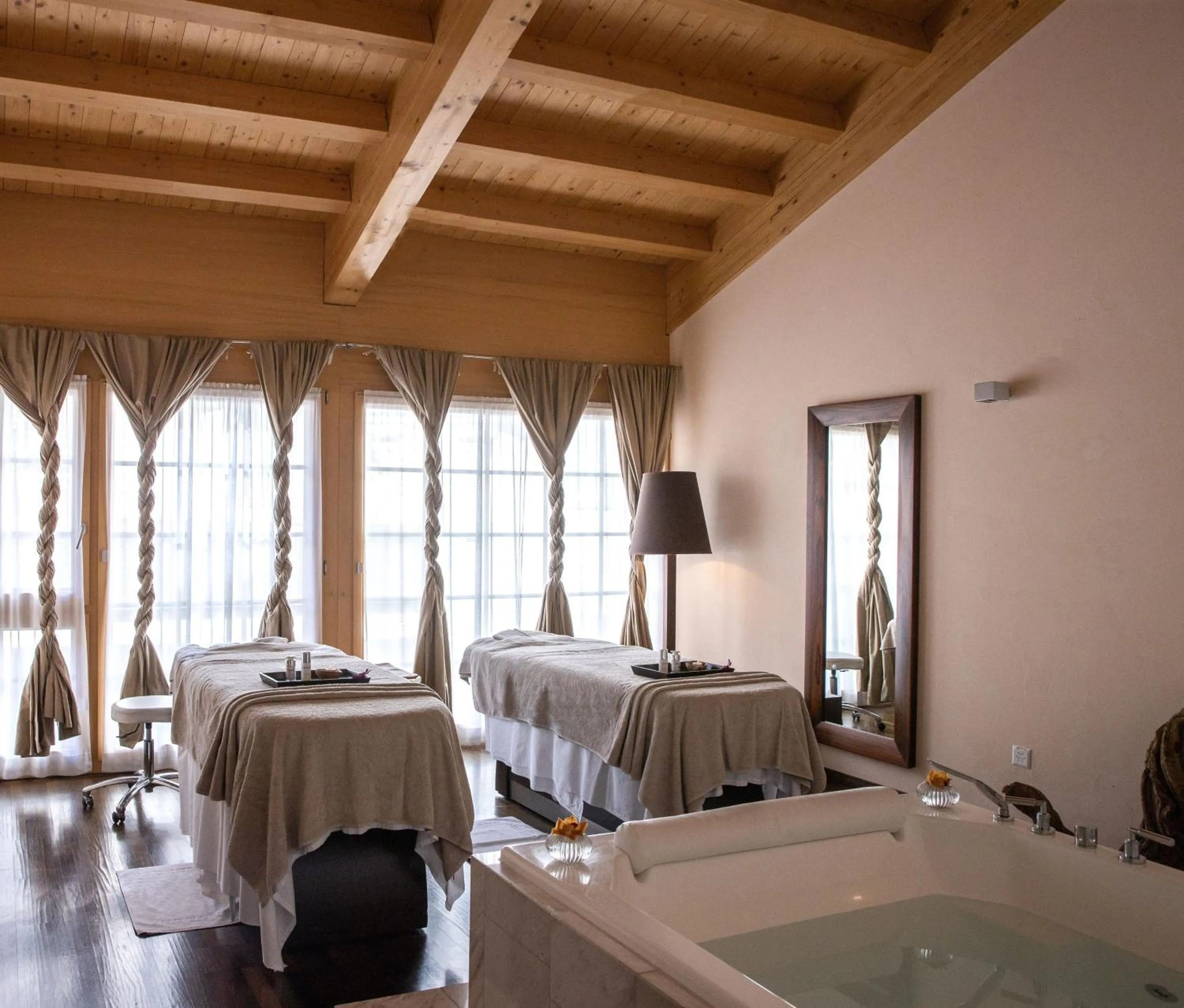 Massage, Bed in Mont Cervin Palace