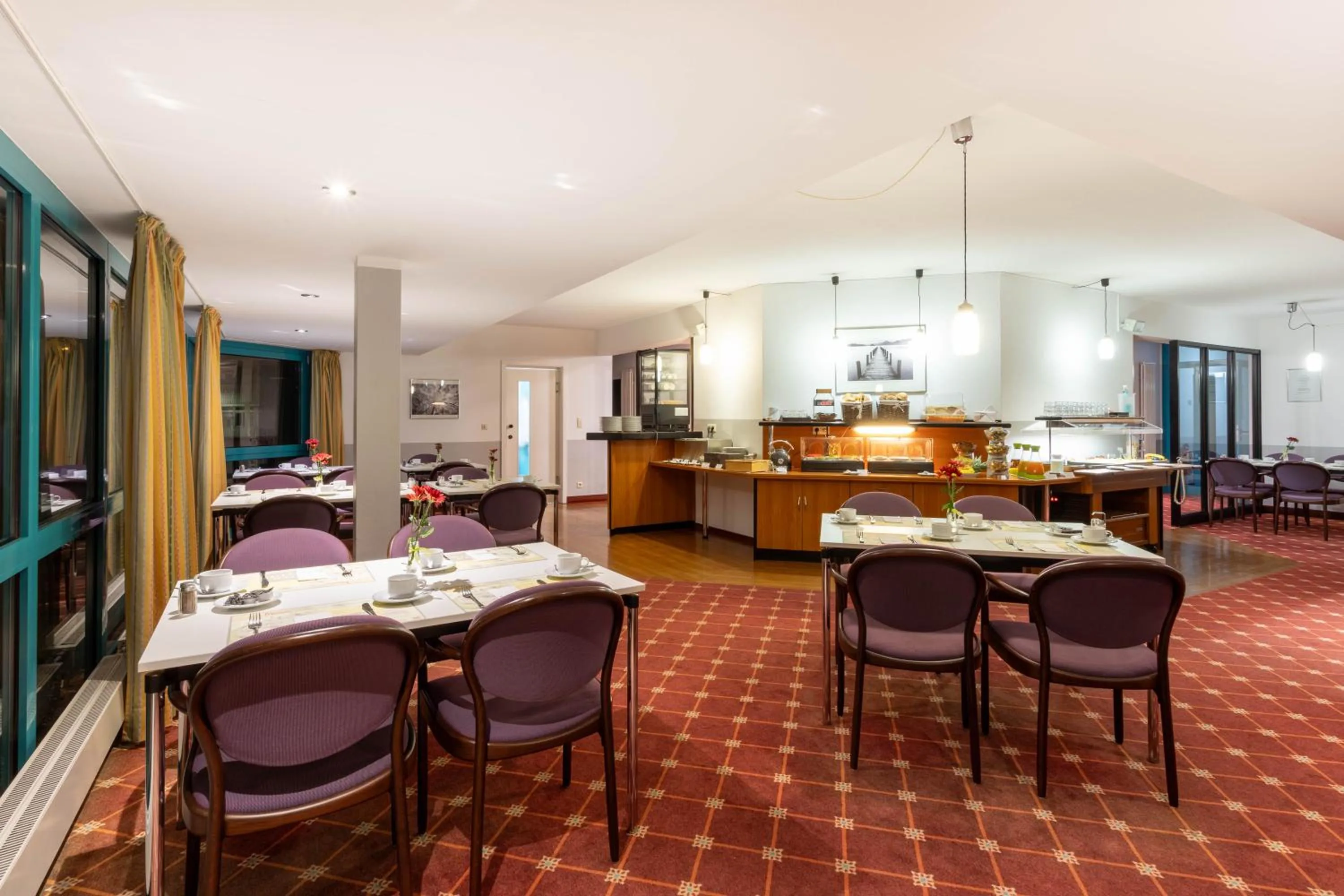 Restaurant/places to eat in Montana Trend Hotel Lehrte