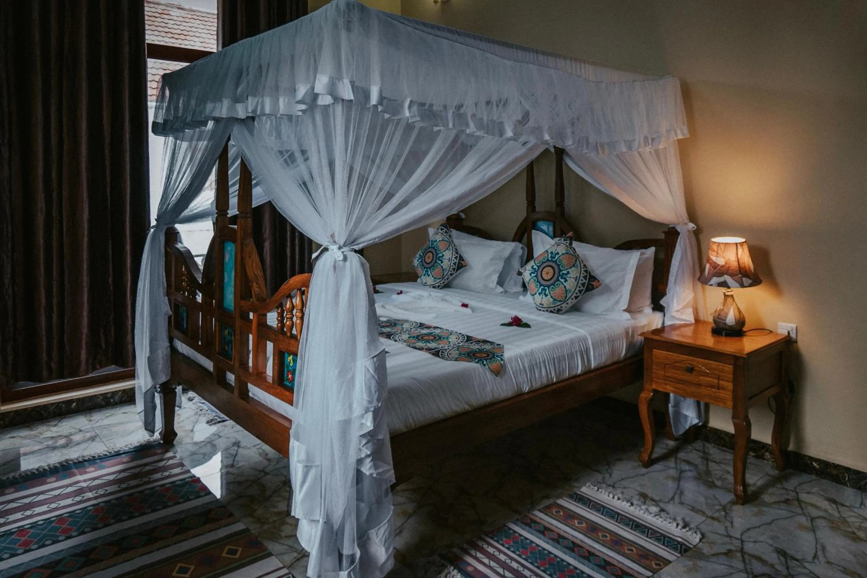 Bed in Sunny Palms Beach Bungalows