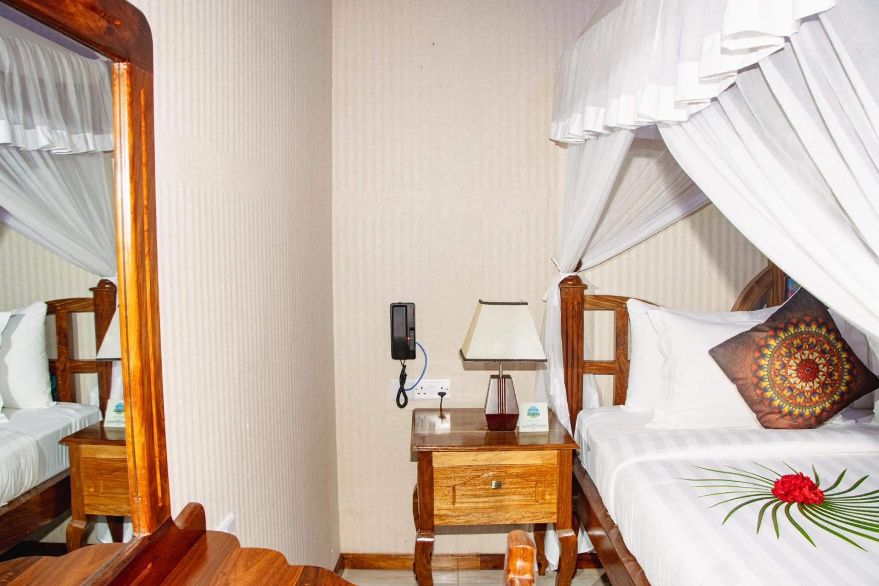 Bedroom, Bed in Sunny Palms Beach Bungalows