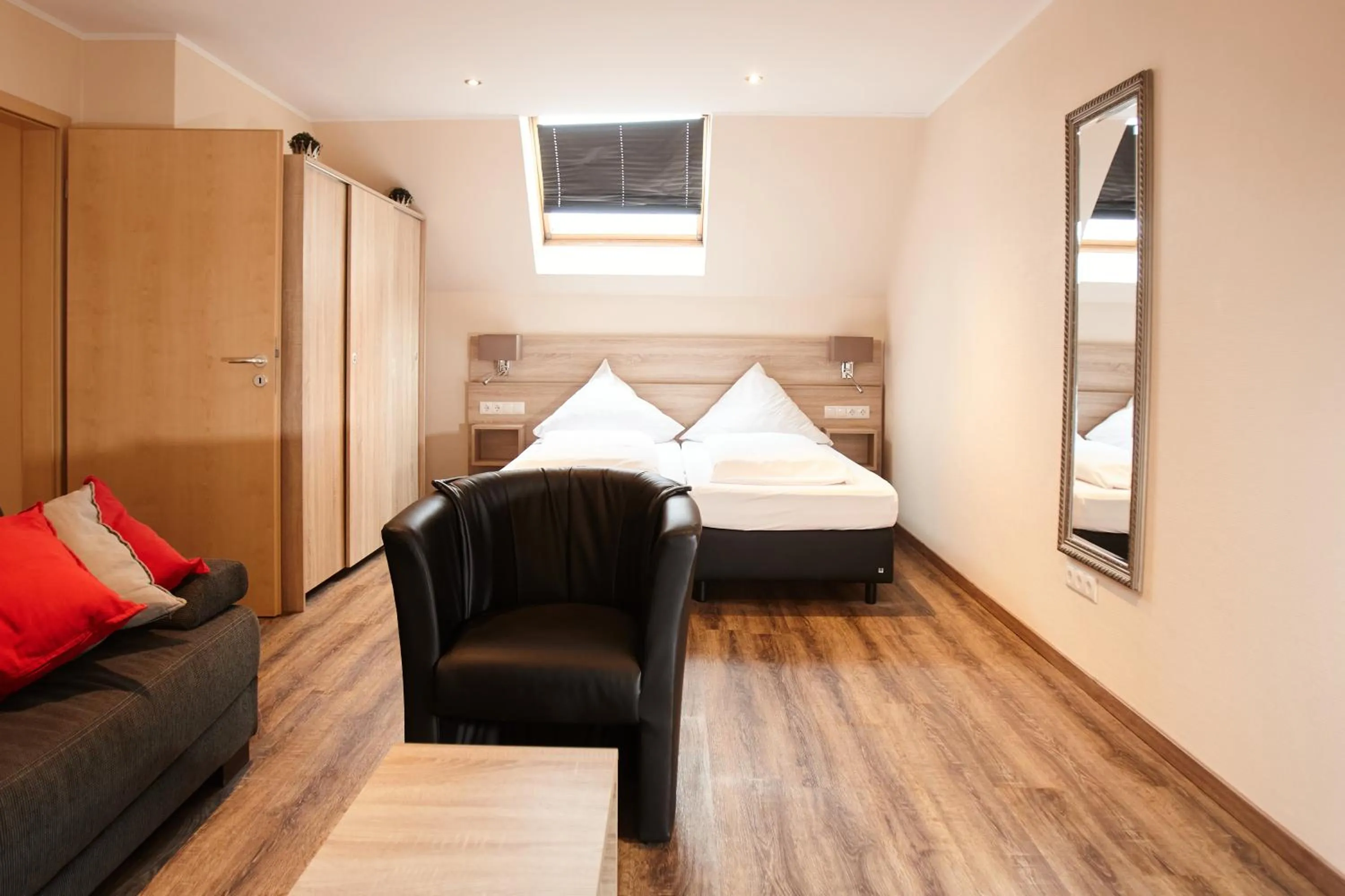 Photo of the whole room, Bed in Hotel Restaurant Doppeladler