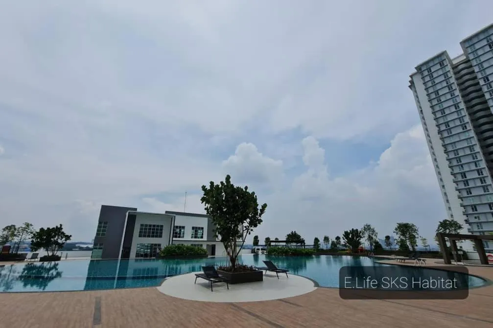 Swimming pool in E Life SKS Habitat With WiFi Netflix
