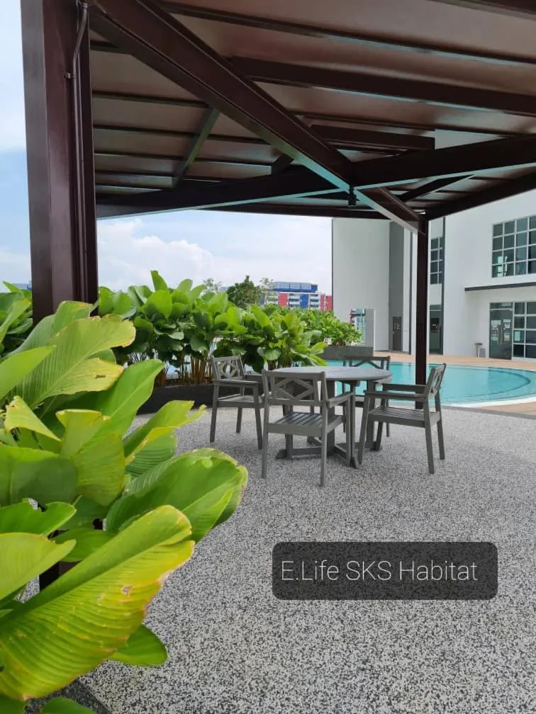 Swimming pool in E Life SKS Habitat With WiFi Netflix