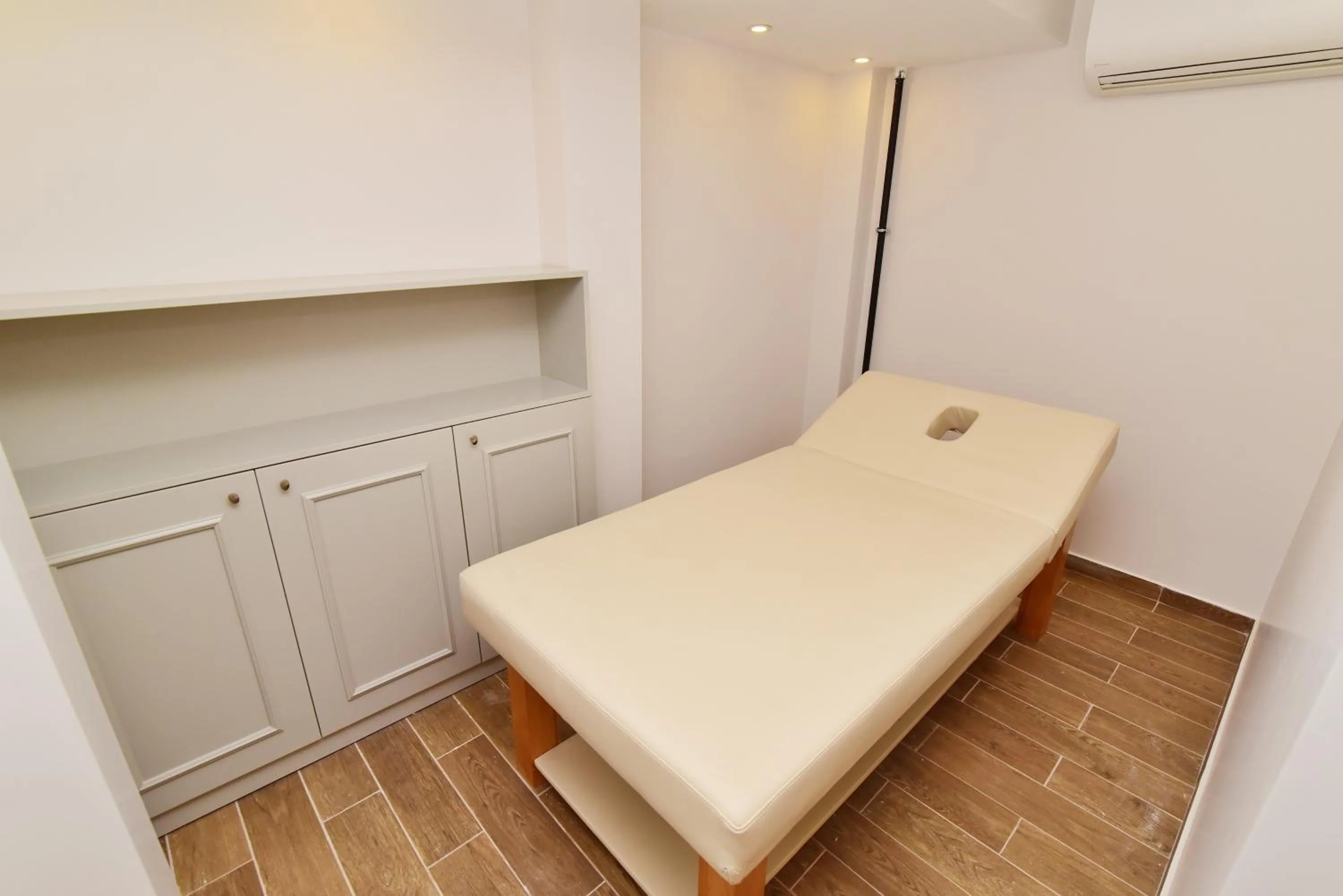 Massage in Serai Hotel