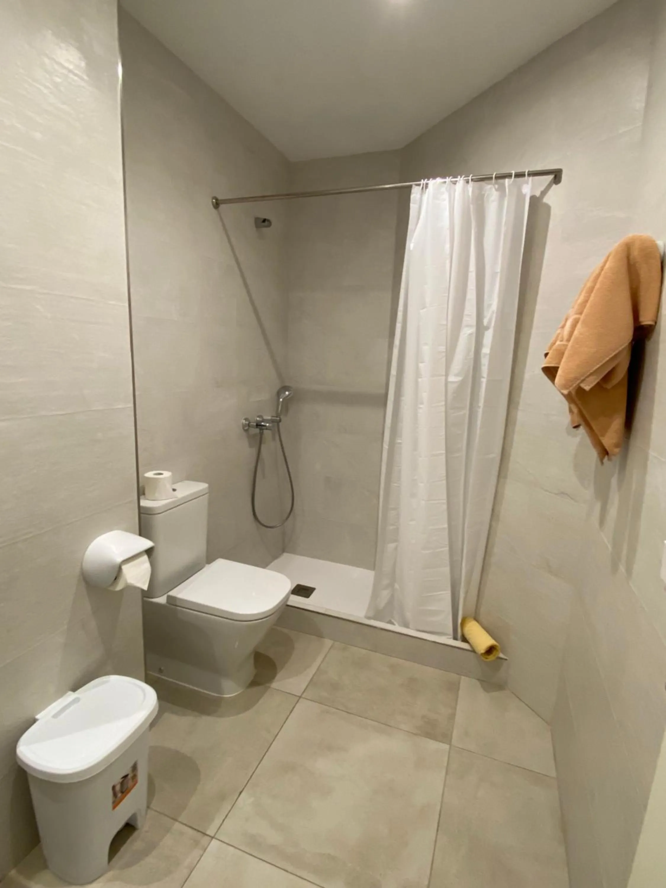 Shower in Hostal Palmaria