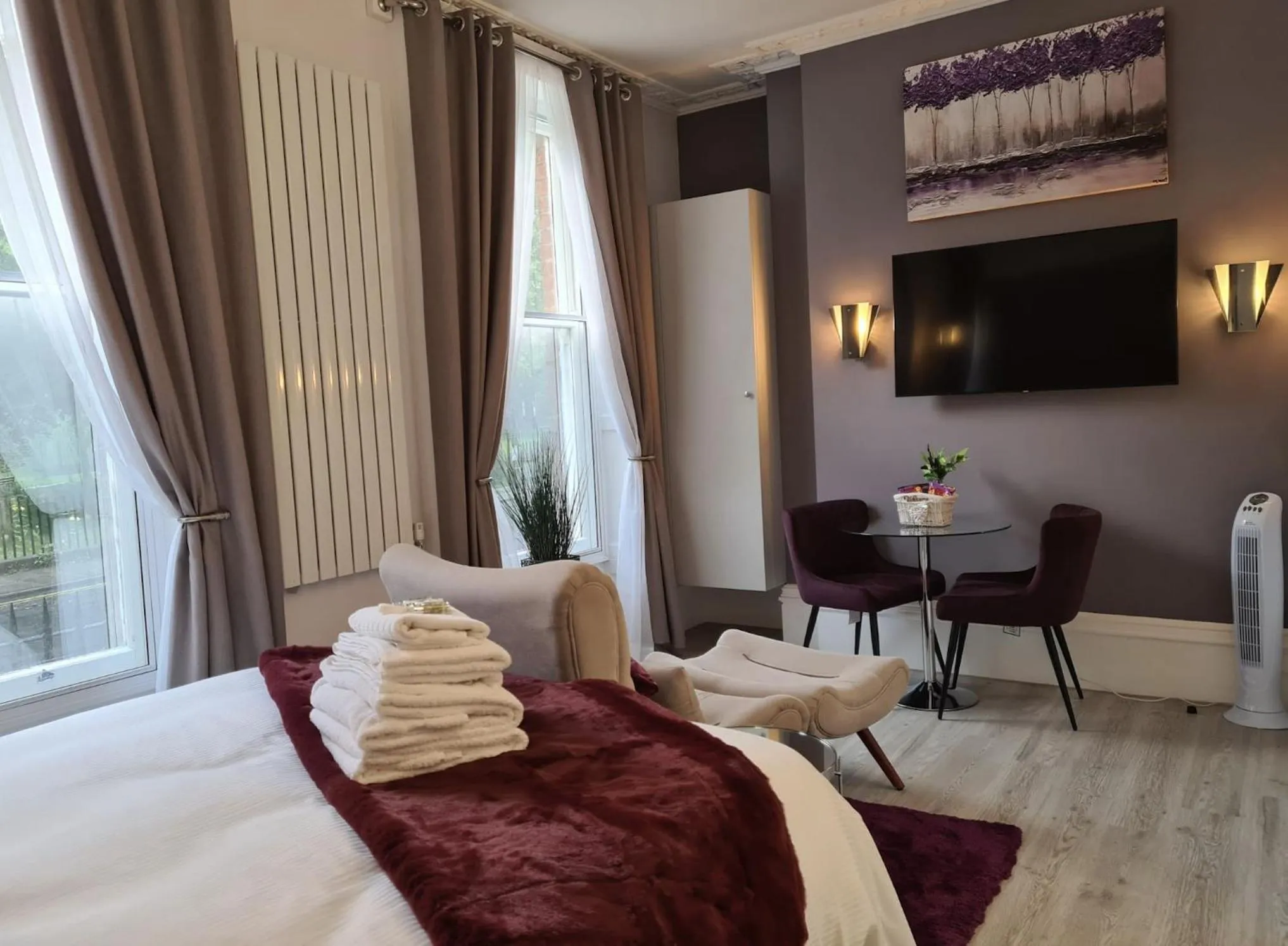 Photo of the whole room, Bed in Winckley Square Residences