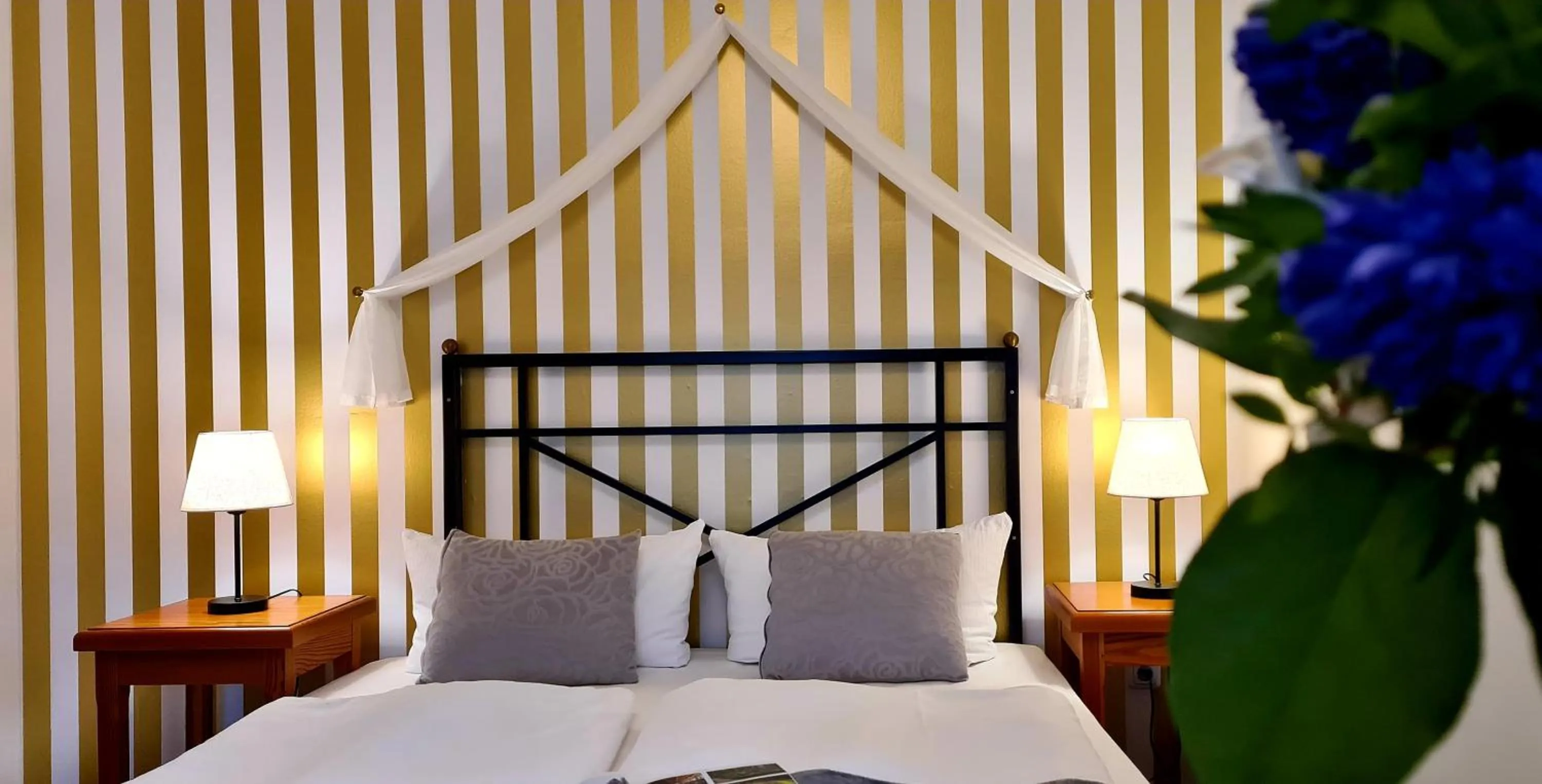 Bed in Hotel Schieferhof - GlasLUST