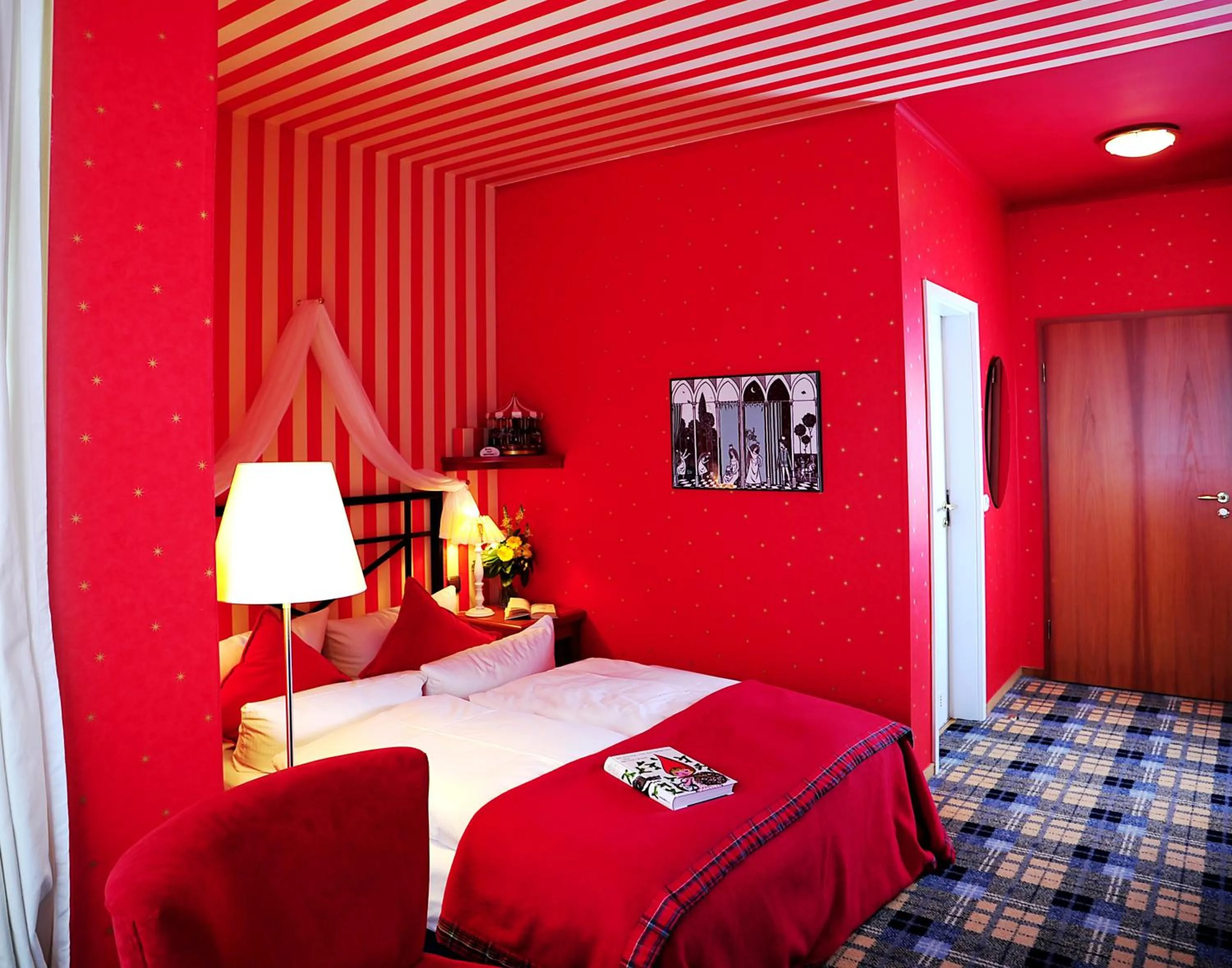 Photo of the whole room, Bed in Hotel Schieferhof - GlasLUST