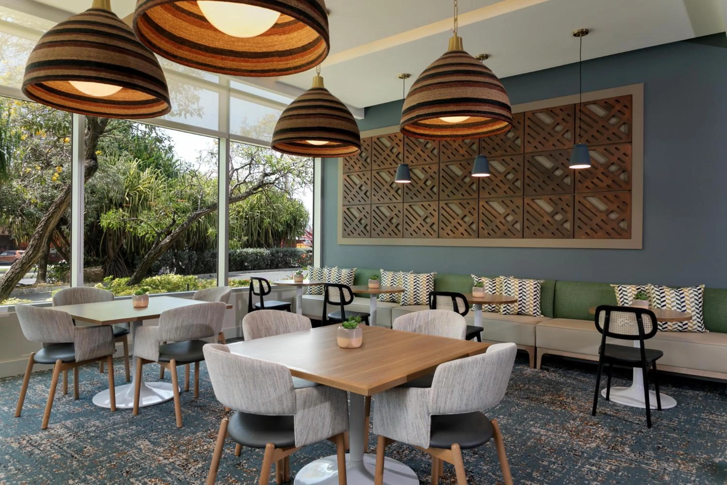 Restaurant/places to eat in Hyatt Place Bayamon