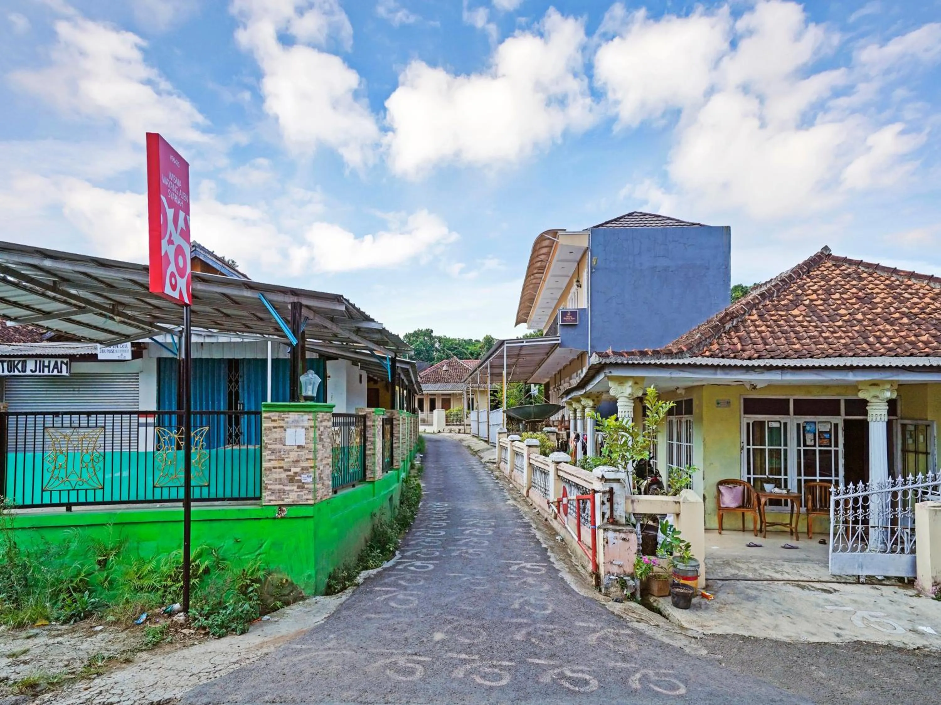 Facade/entrance in OYO 90416 Wisma Wayang Ajen Syariah