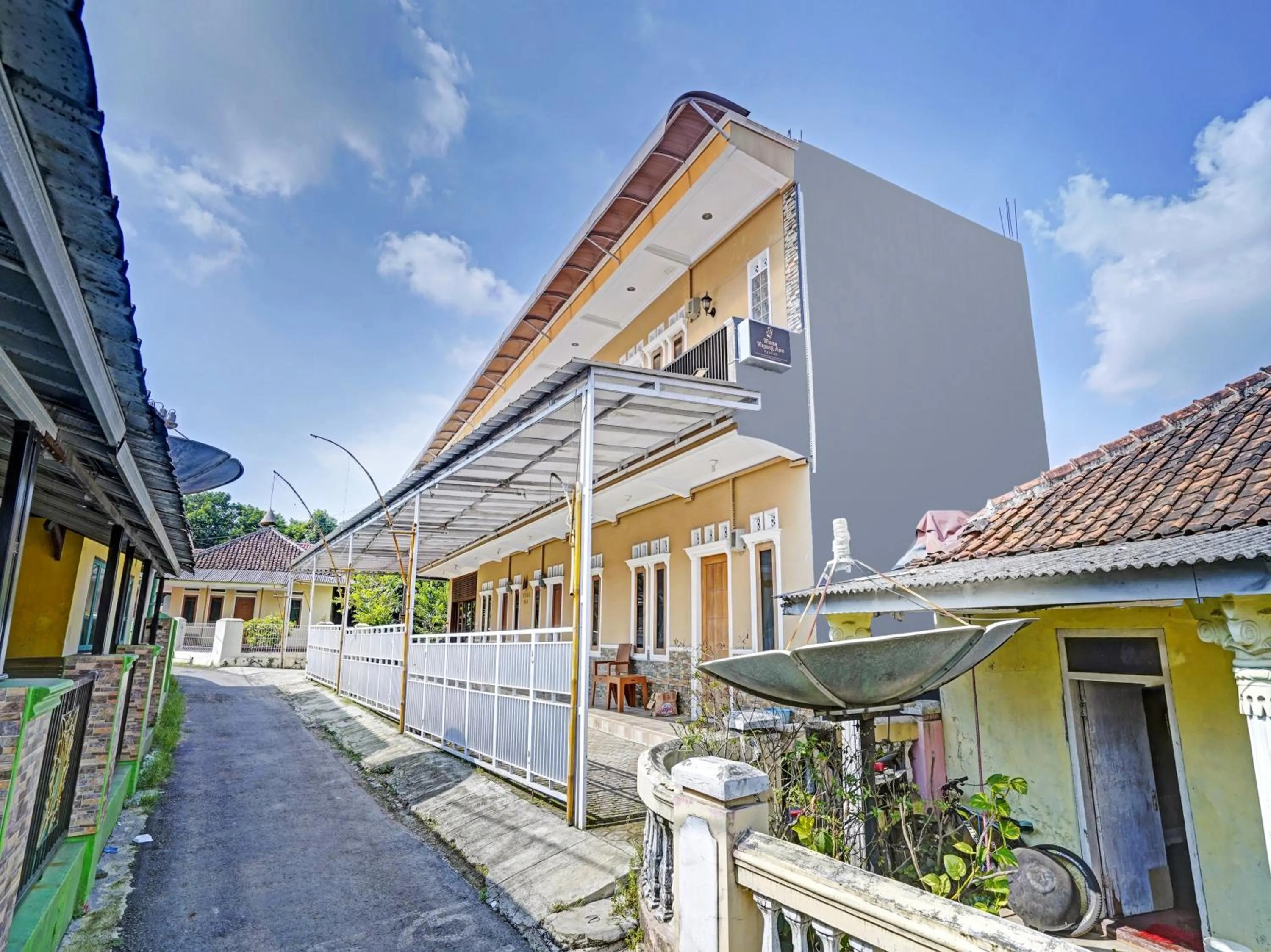 Property building in OYO 90416 Wisma Wayang Ajen Syariah