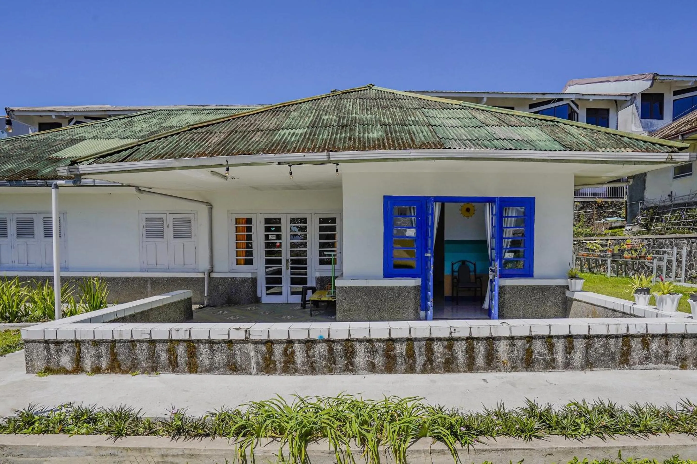 Bedroom in OYO 90352 Villa Agape 2