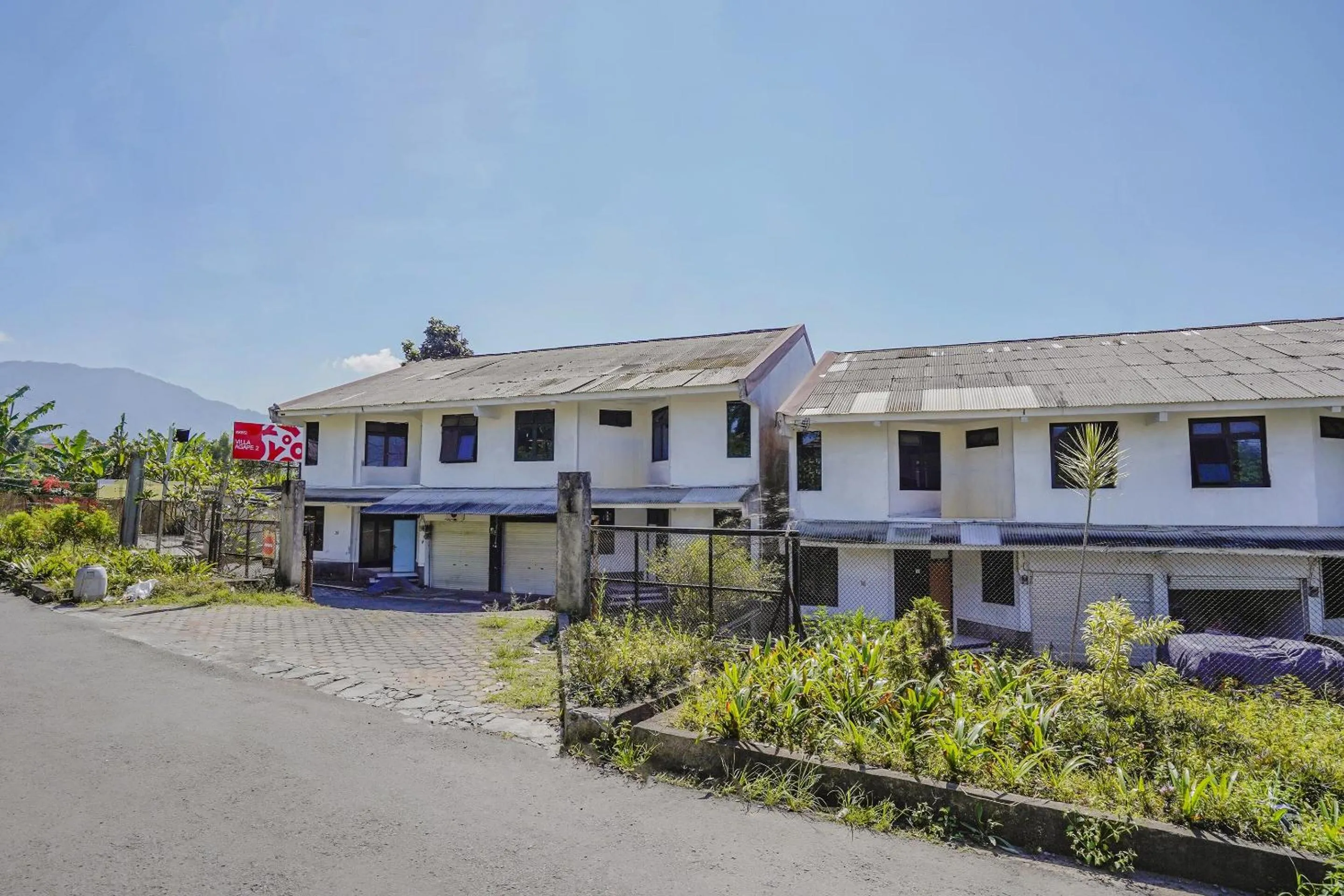 Facade/entrance in OYO 90352 Villa Agape 2