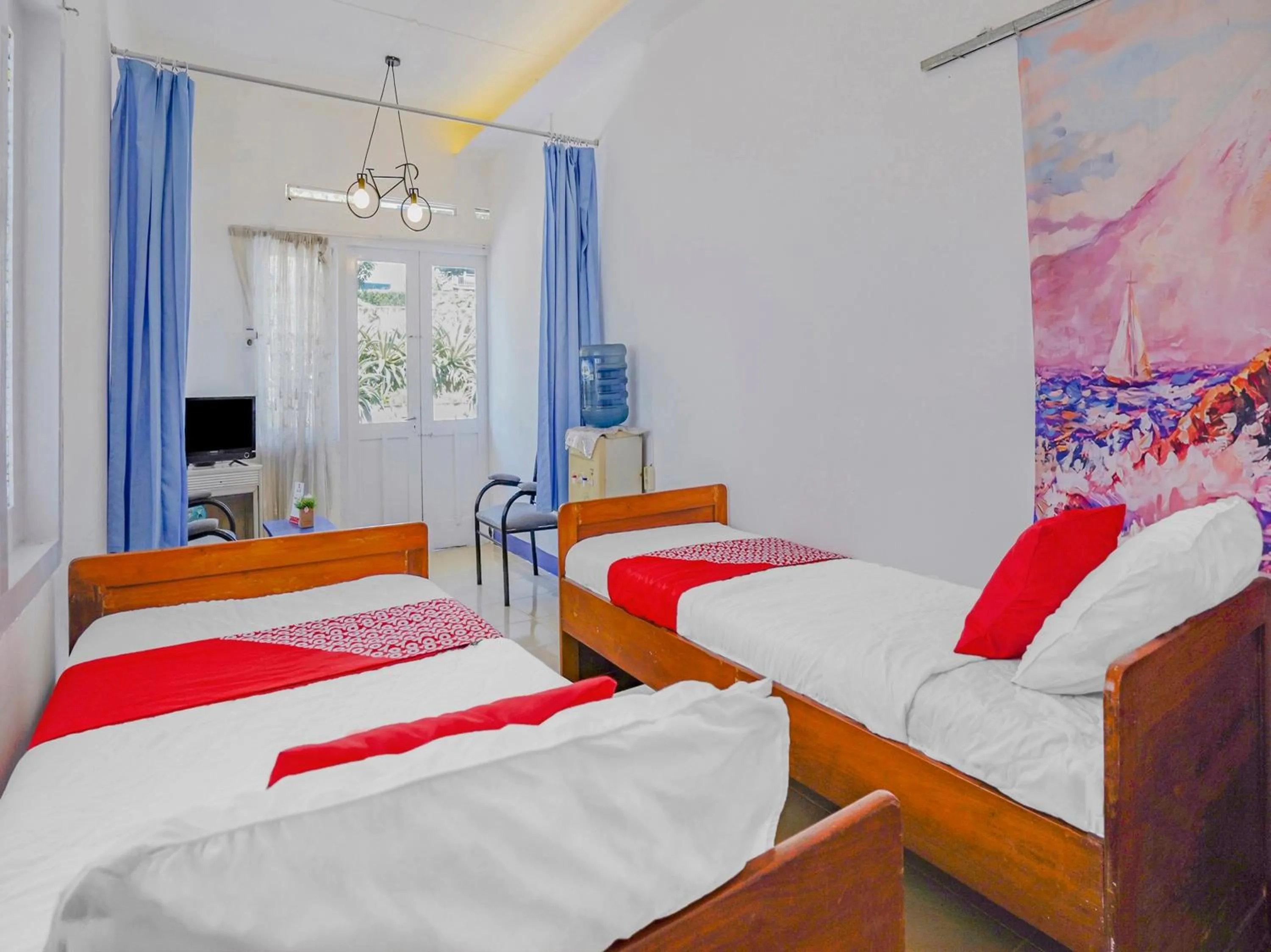Budget Twin Room in OYO 90352 Villa Agape 2