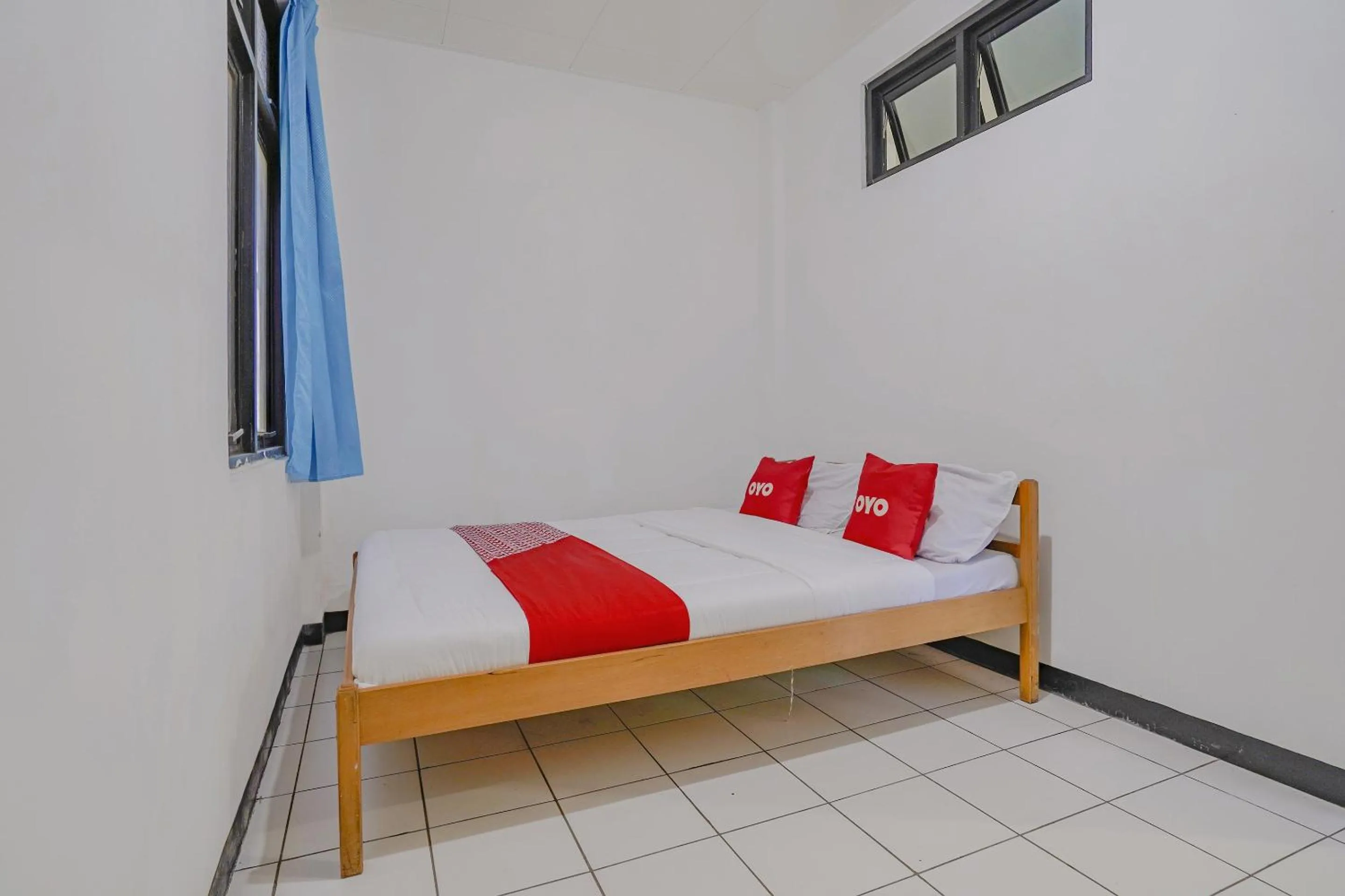 Bedroom in OYO 90352 Villa Agape 2