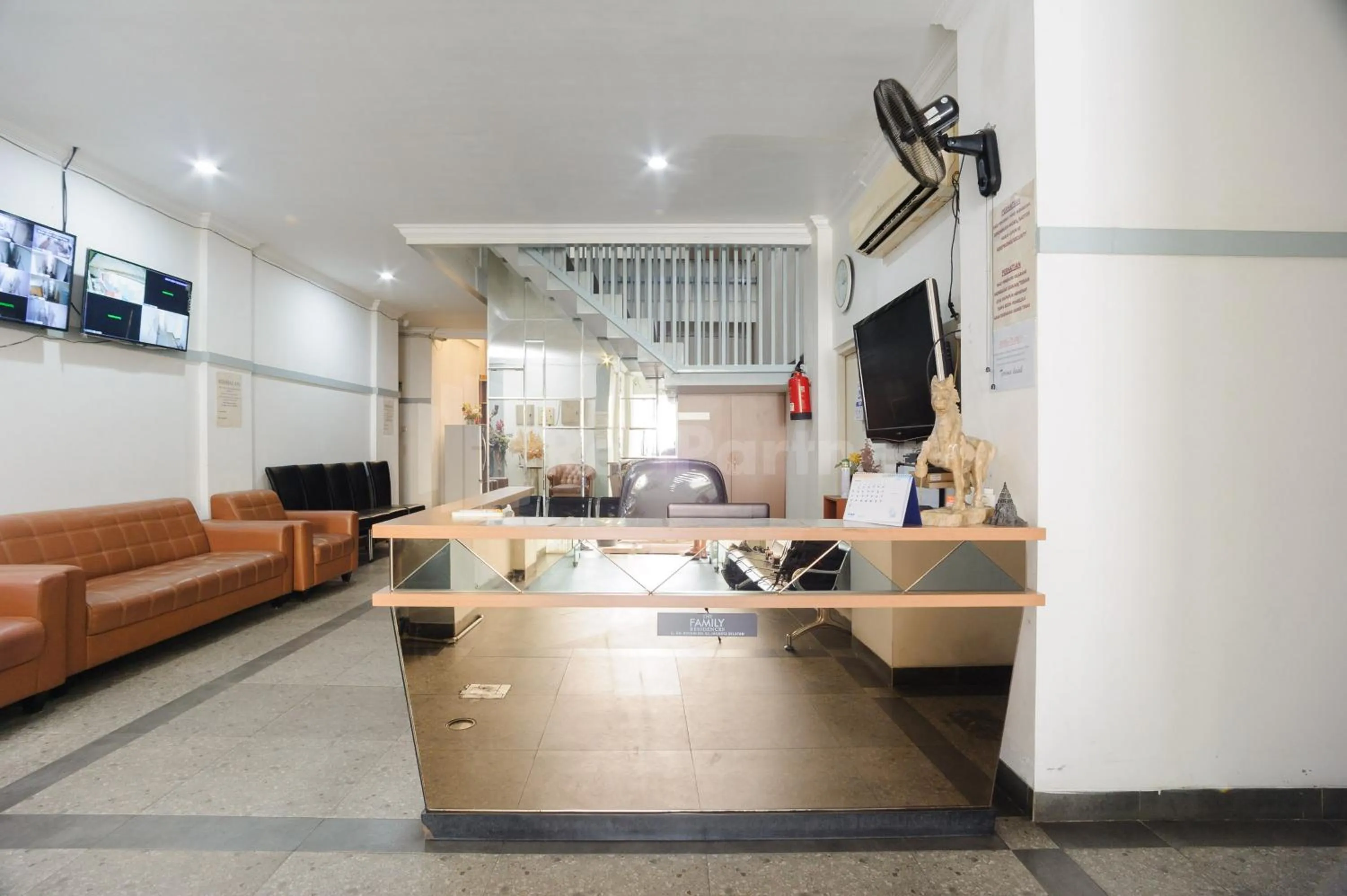 Lobby or reception in Family Residence Mitra RedDoorz