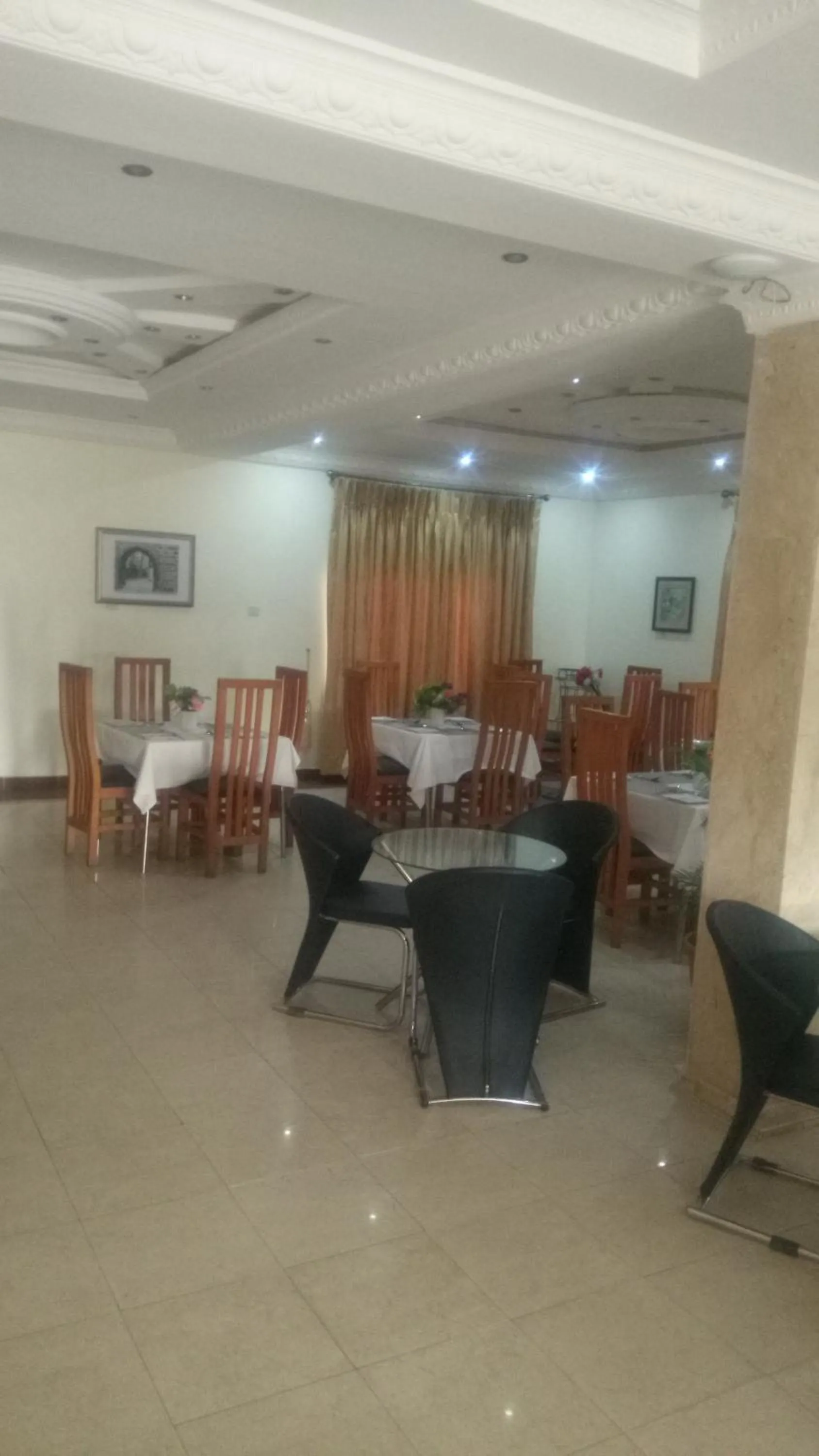 Restaurant/places to eat in Citilodge Hotel