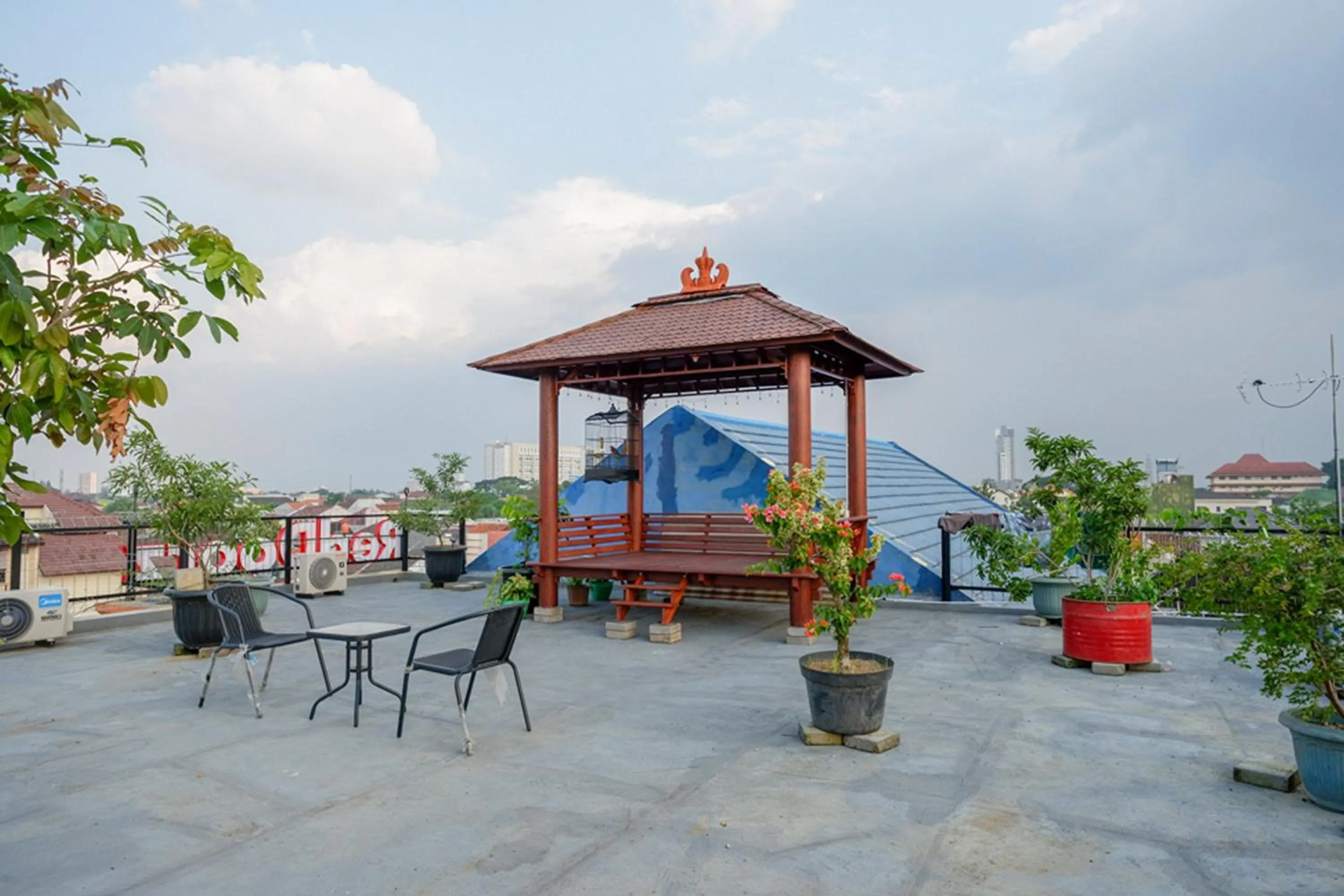 Patio in RedDoorz near Jalan Adi Sucipto Solo