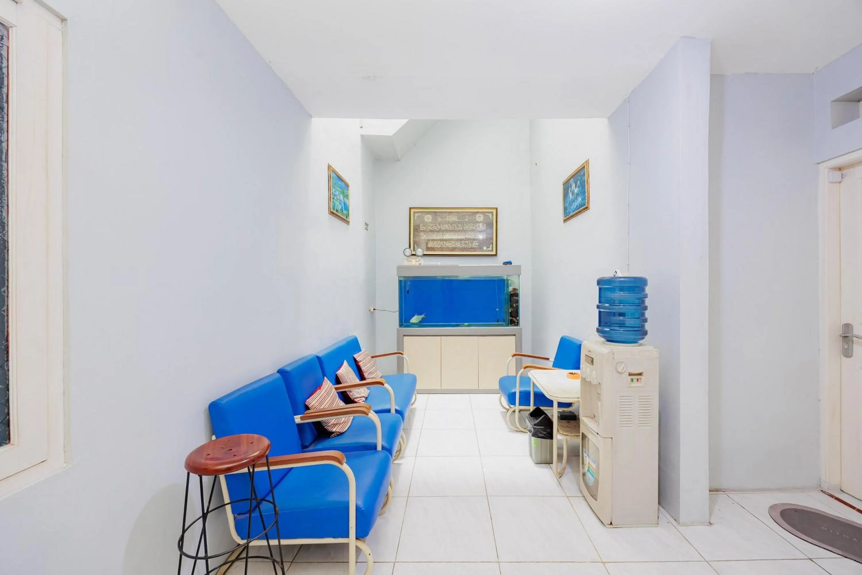 Seating area in RedDoorz near Jalan Adi Sucipto Solo