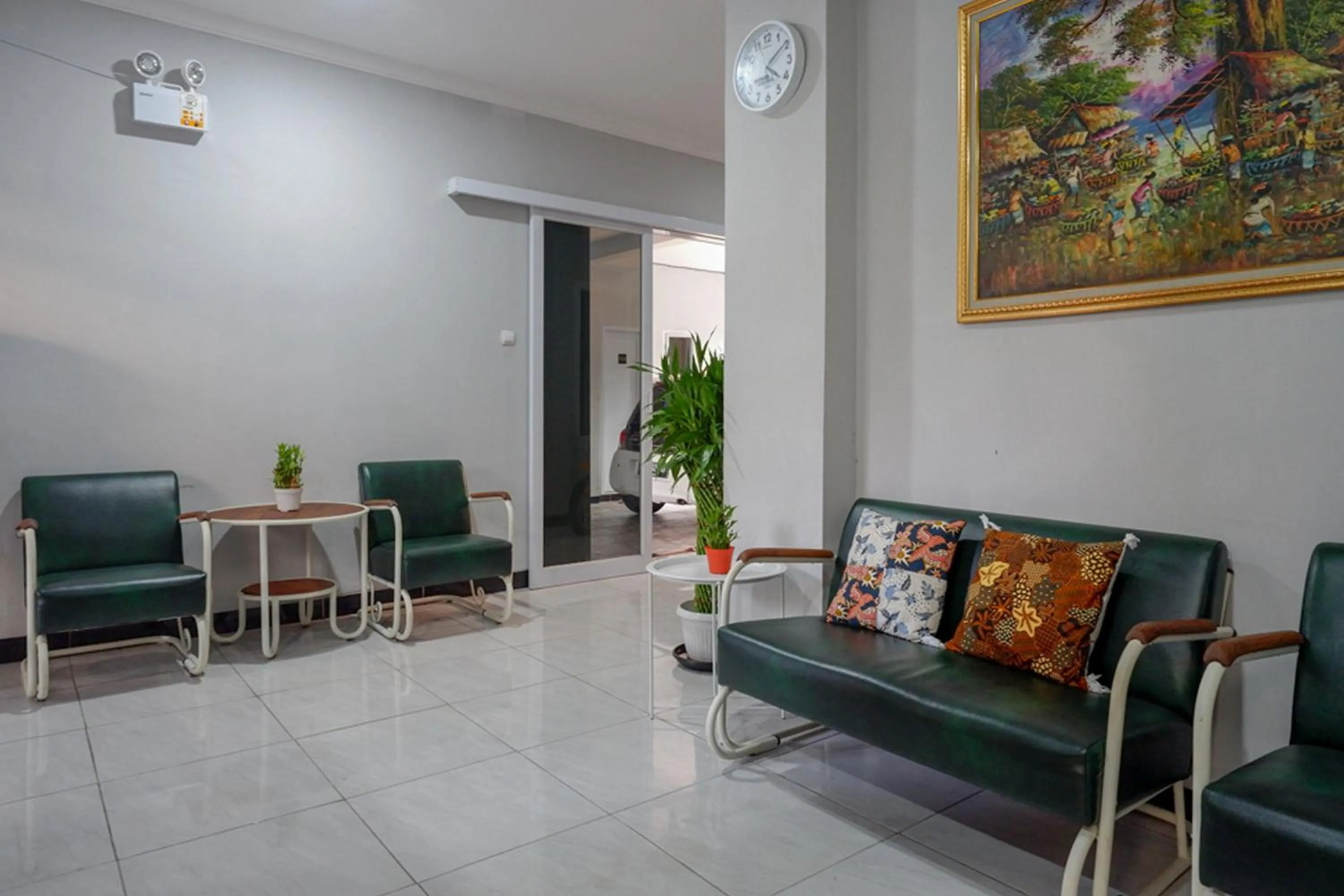 Seating area in RedDoorz near Jalan Adi Sucipto Solo