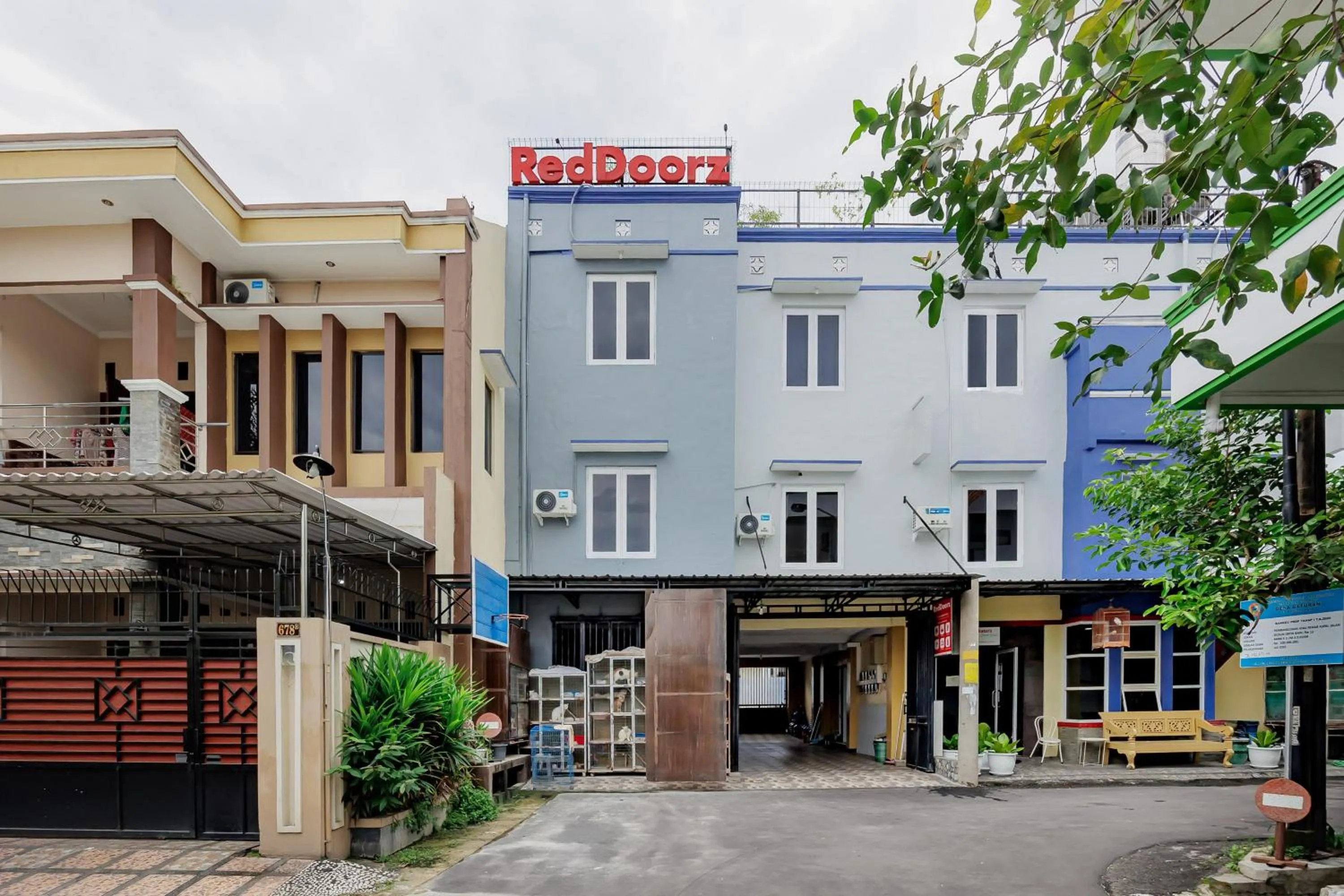 Facade/entrance in RedDoorz near Jalan Adi Sucipto Solo