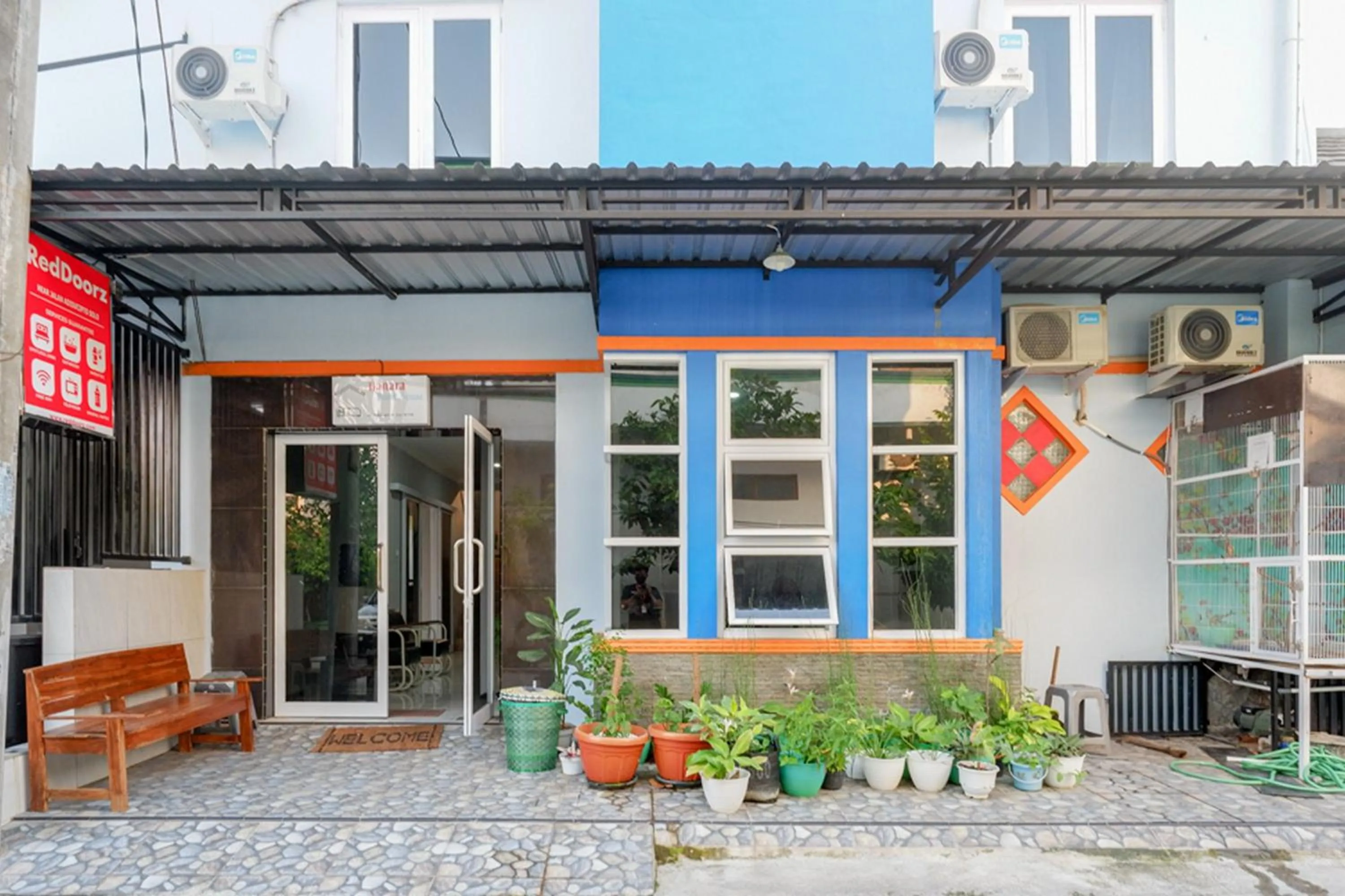 Facade/entrance in RedDoorz near Jalan Adi Sucipto Solo