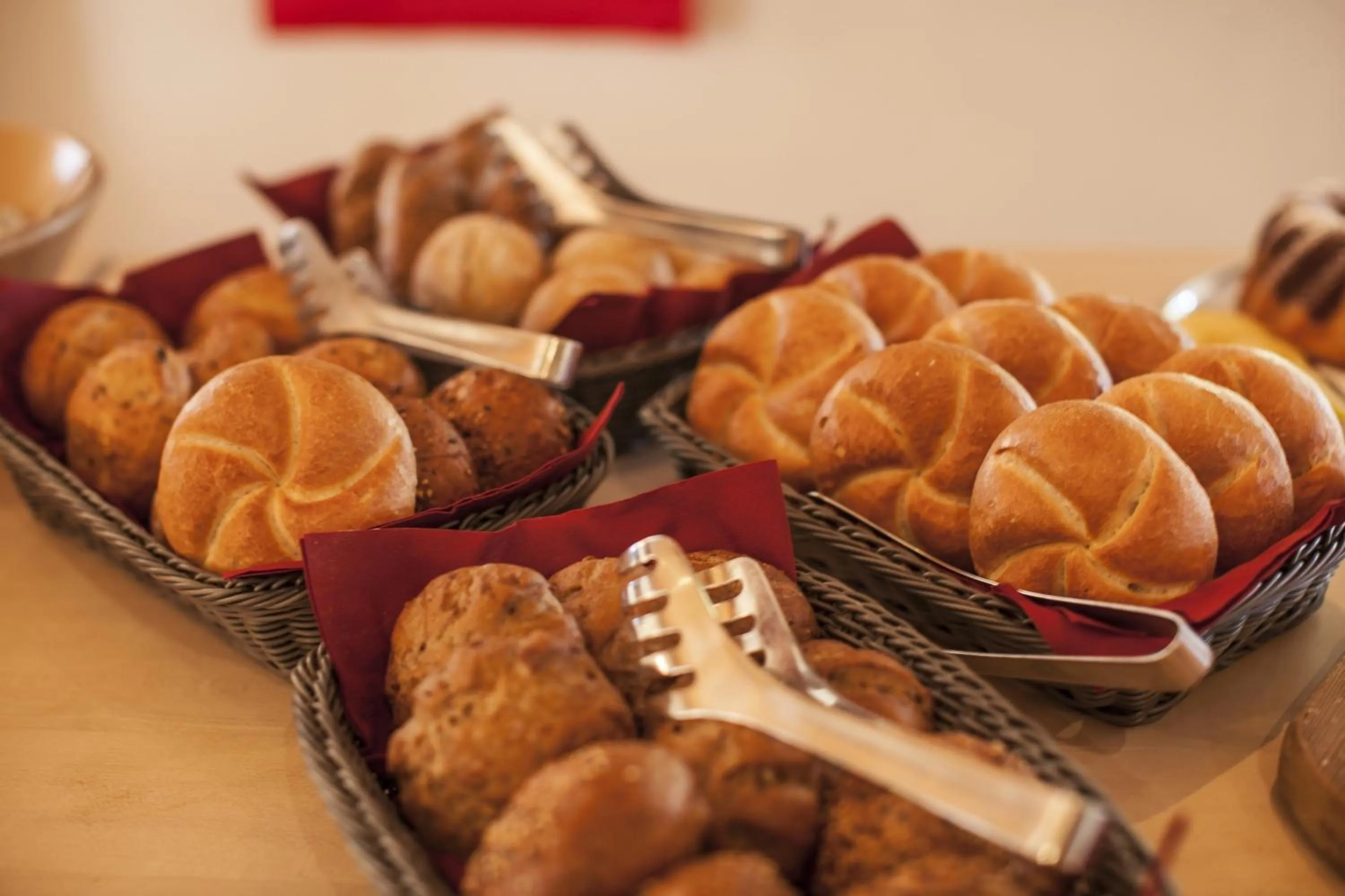 Buffet breakfast in Hotel Frohnatur
