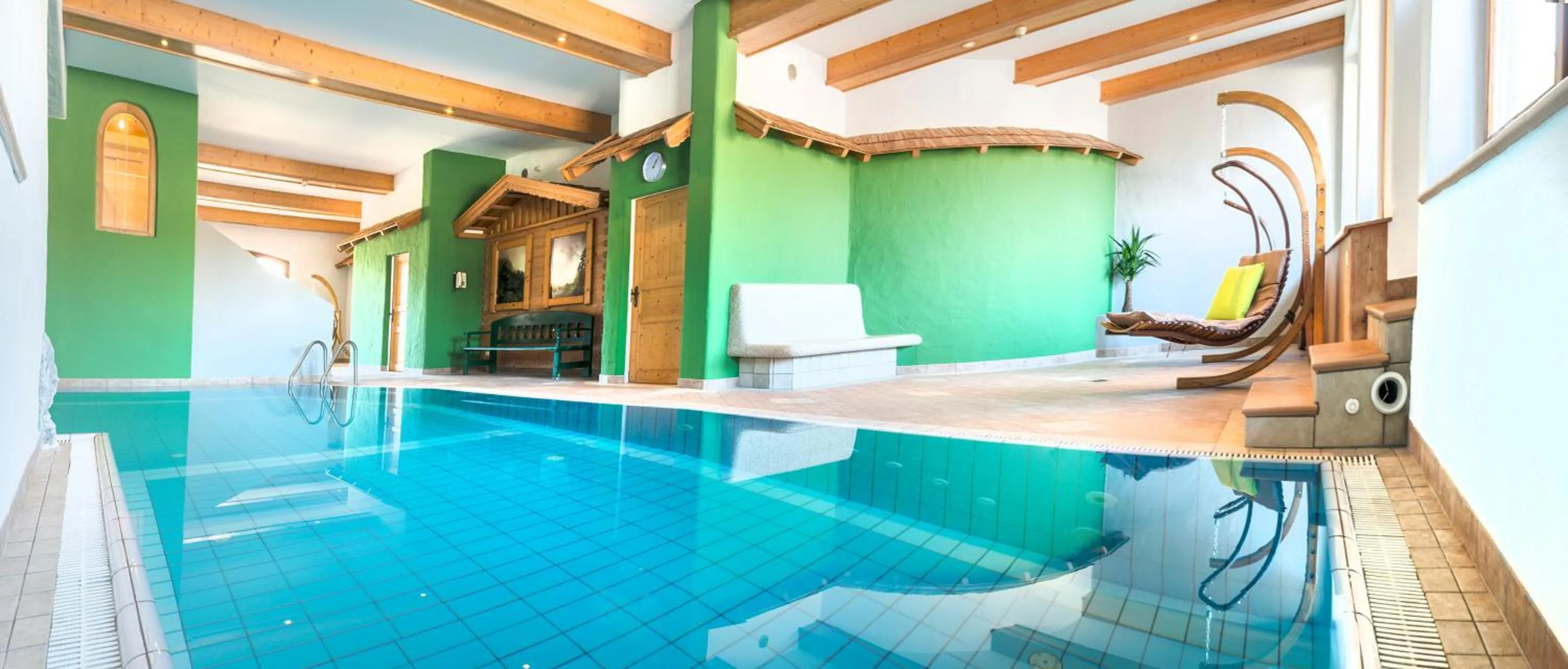 Swimming pool in Hotel Frohnatur