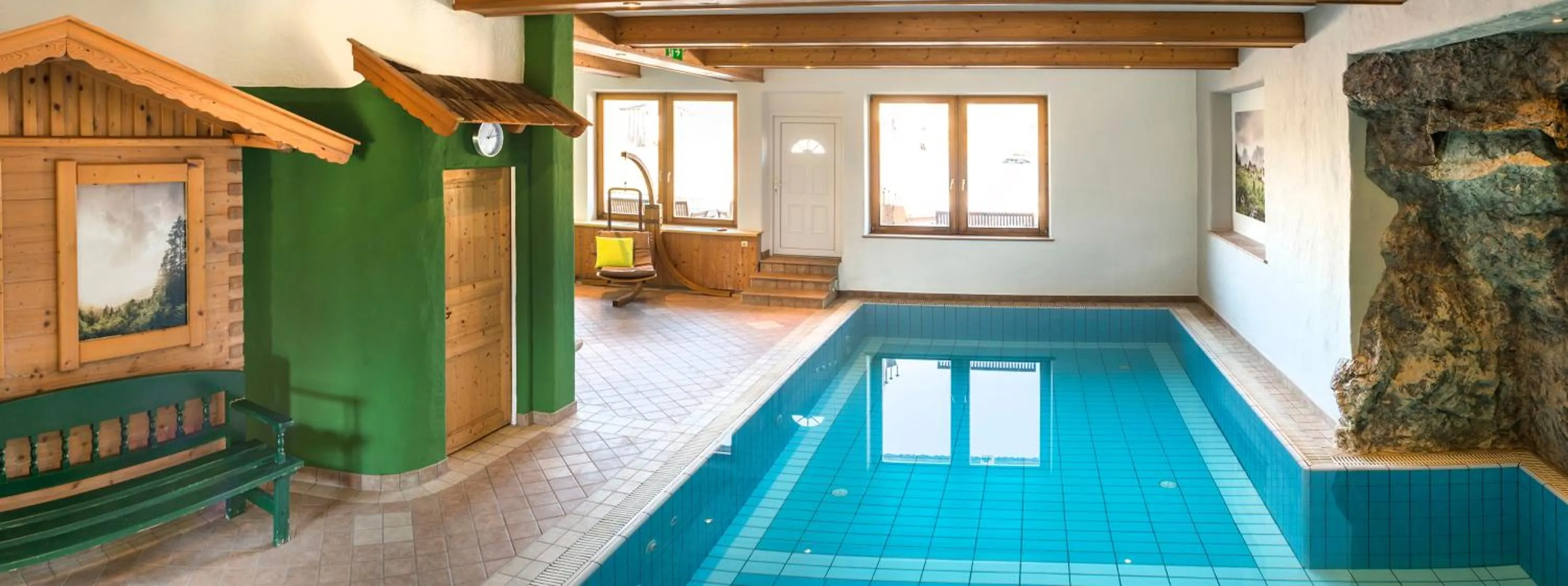 Swimming pool in Hotel Frohnatur