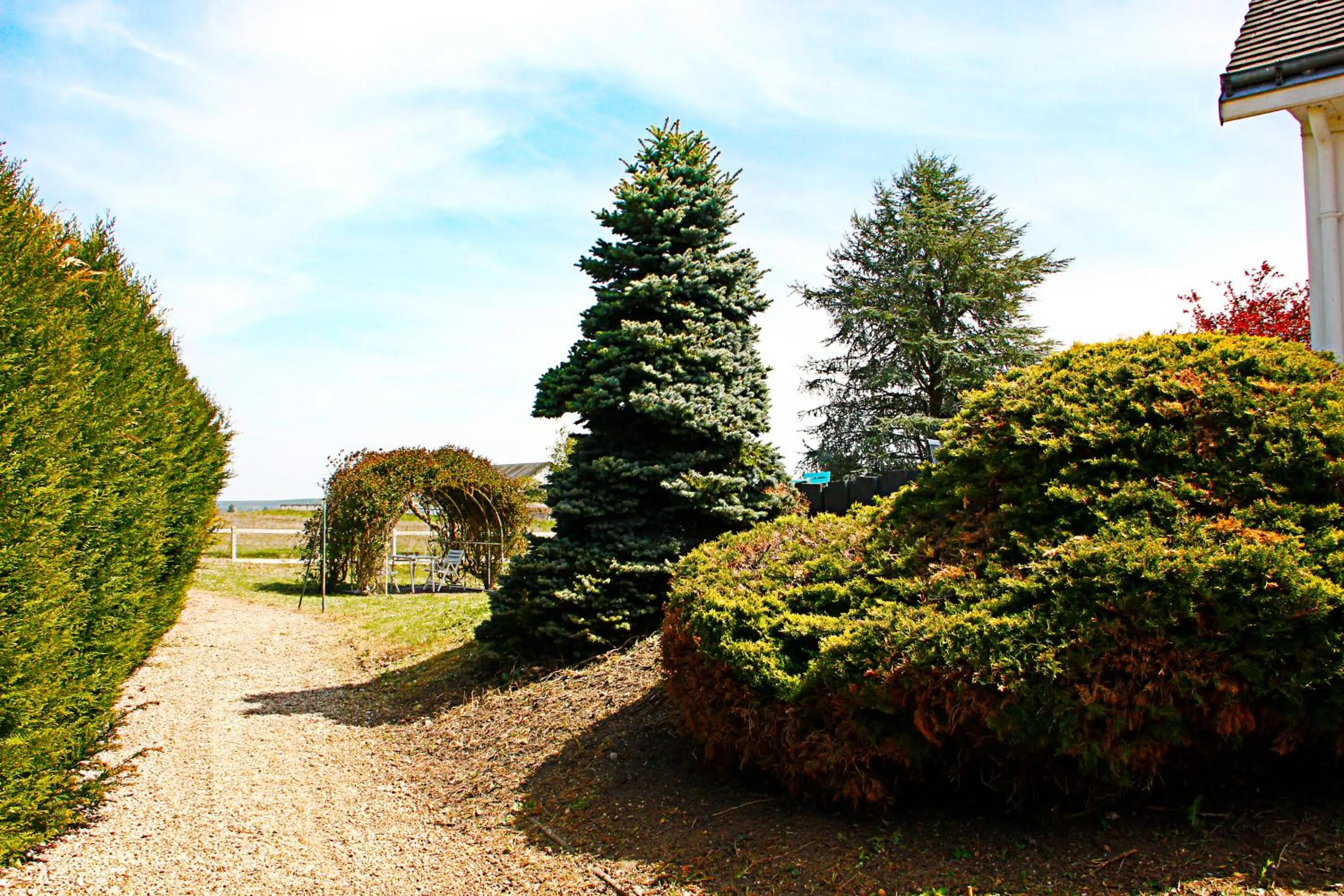 Garden view in LA VEUZAINE