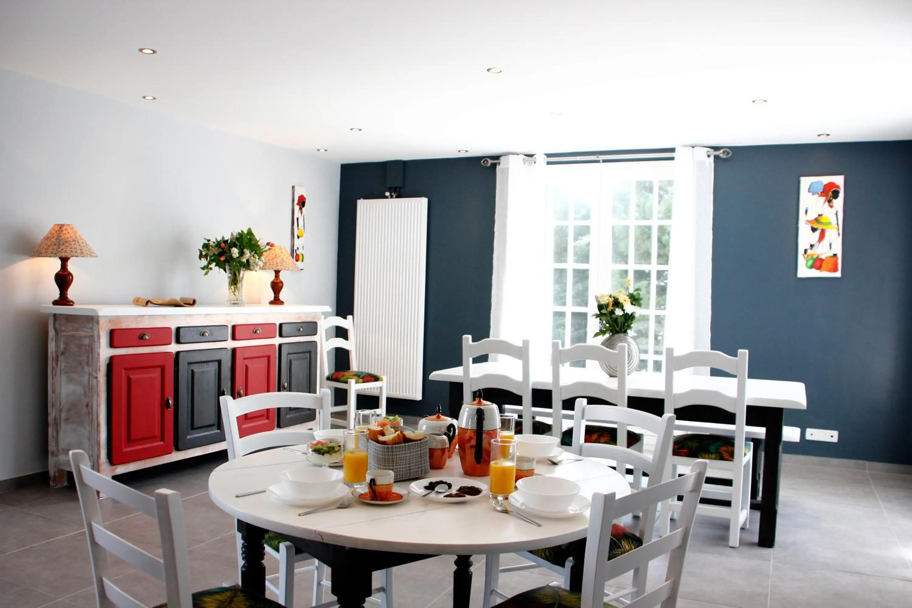 Dining area in LA VEUZAINE