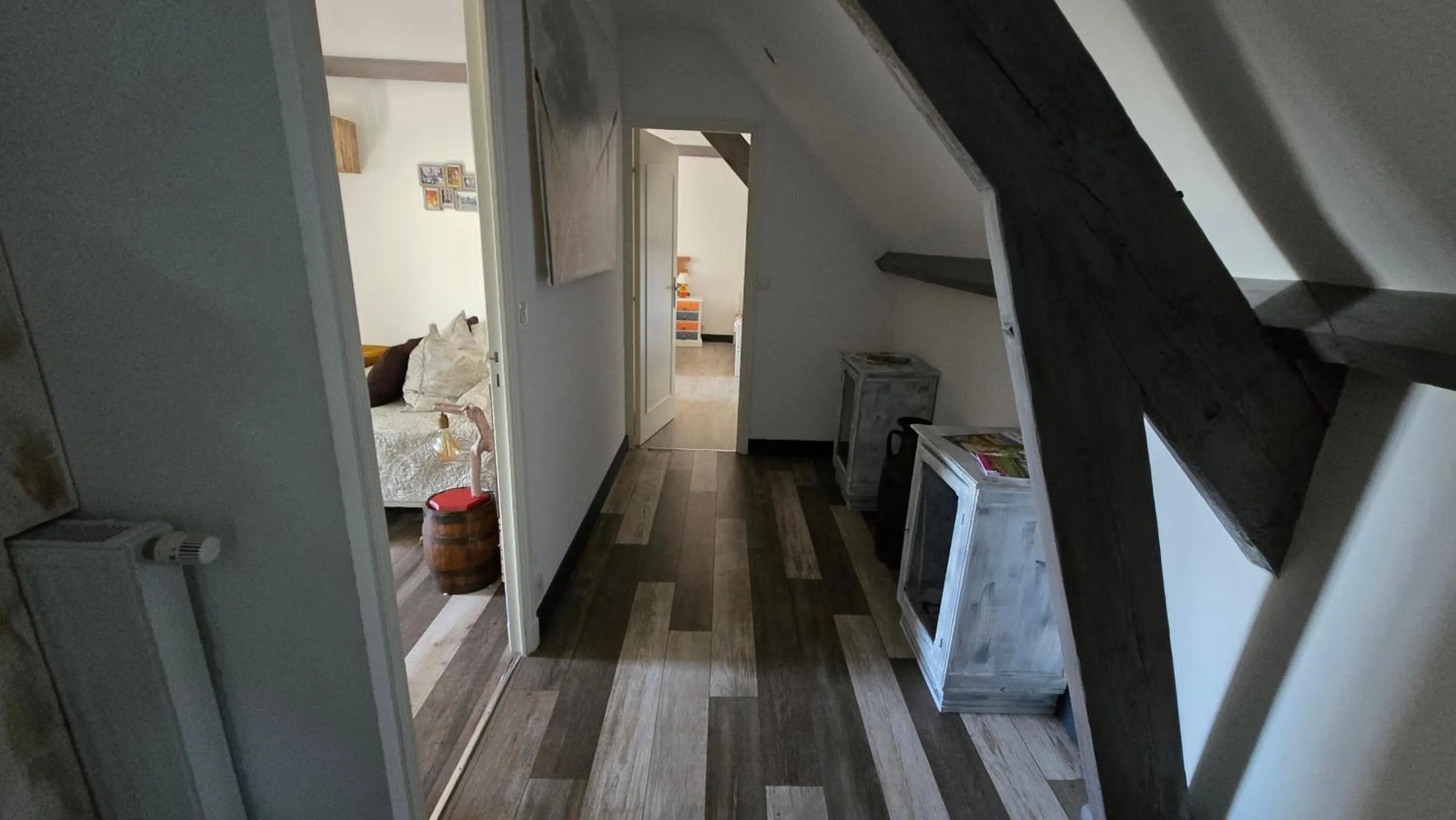 Photo of the whole room in LA VEUZAINE