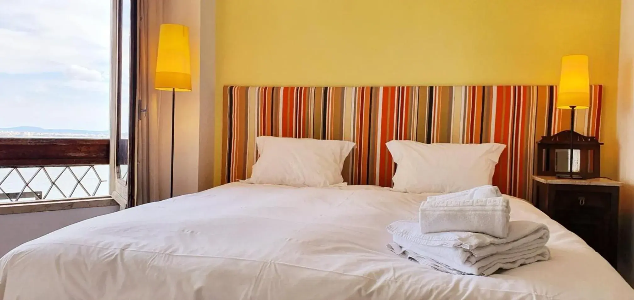 Deluxe Double Room with River View in RA PARAISO Deluxe Double Room with River View in RA PARAISO