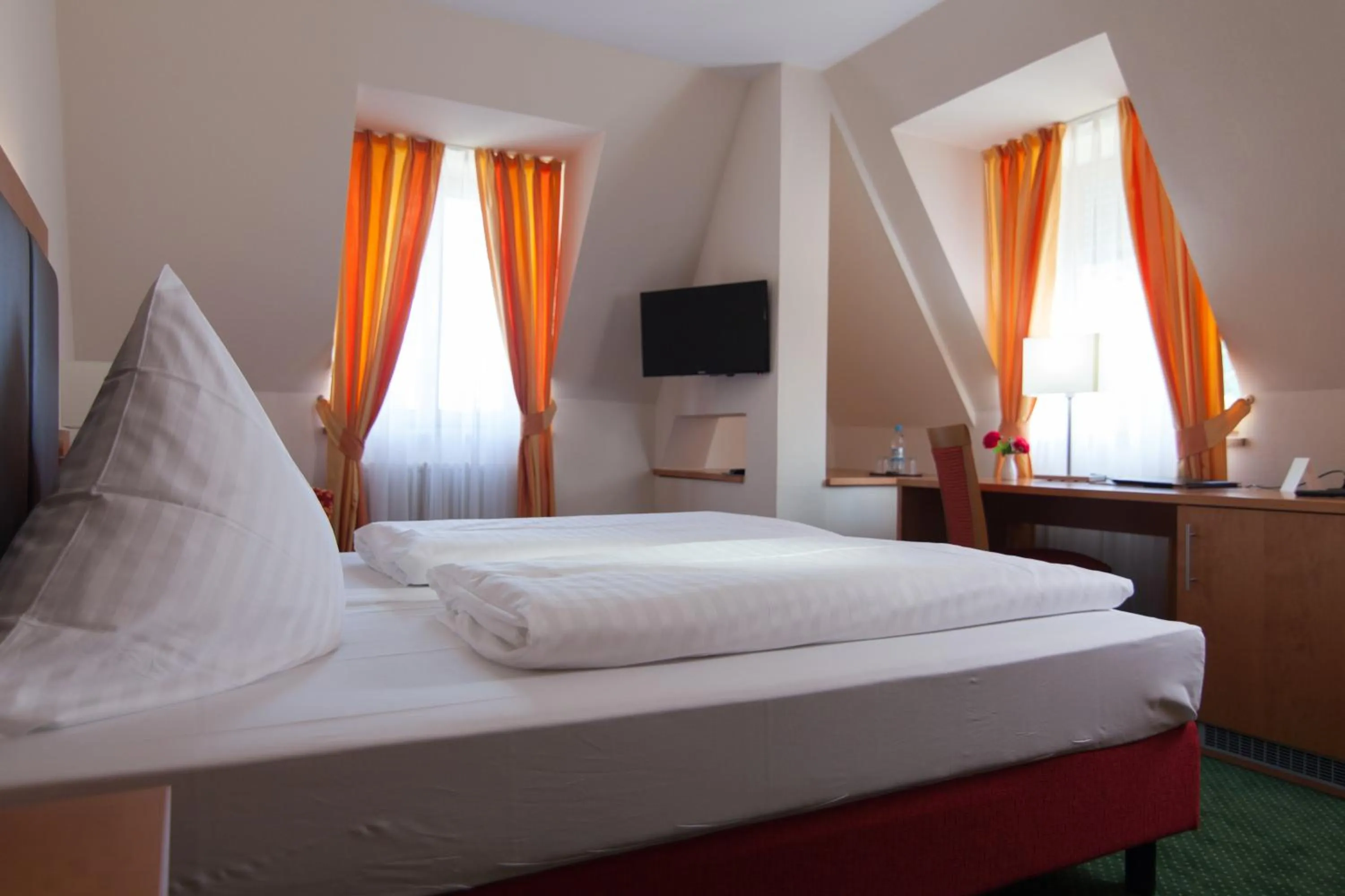 Bed in Hotel Grünwald