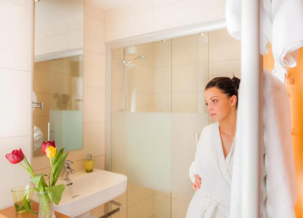 Shower in Hotel Gasthof Mitteregger - BEST PLACE in town with summercard included