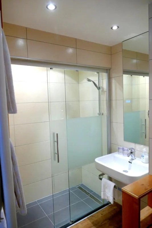 Shower in Hotel Gasthof Mitteregger - BEST PLACE in town with summercard included