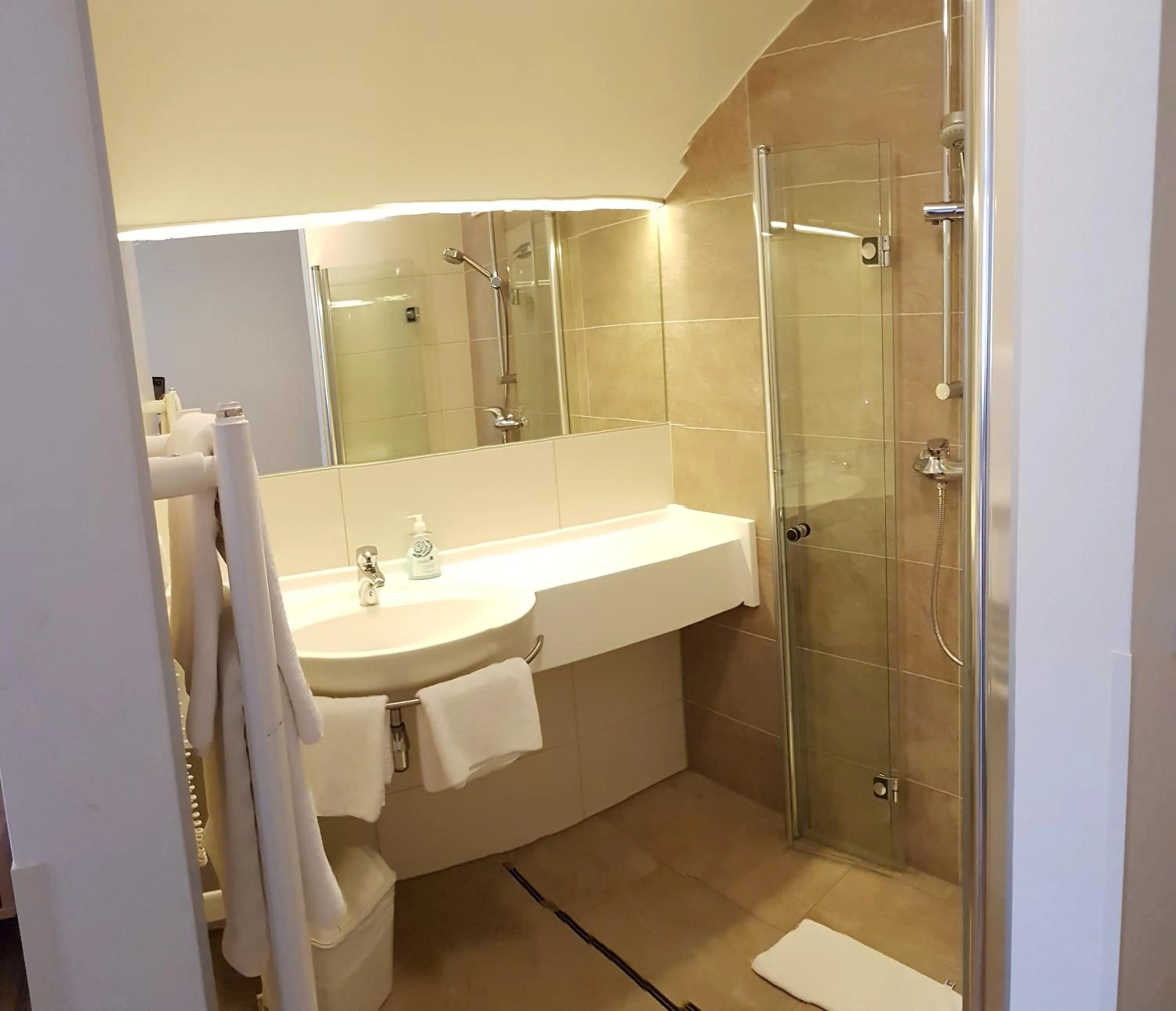 Bathroom in Hotel Gasthof Mitteregger - BEST PLACE in town with summercard included