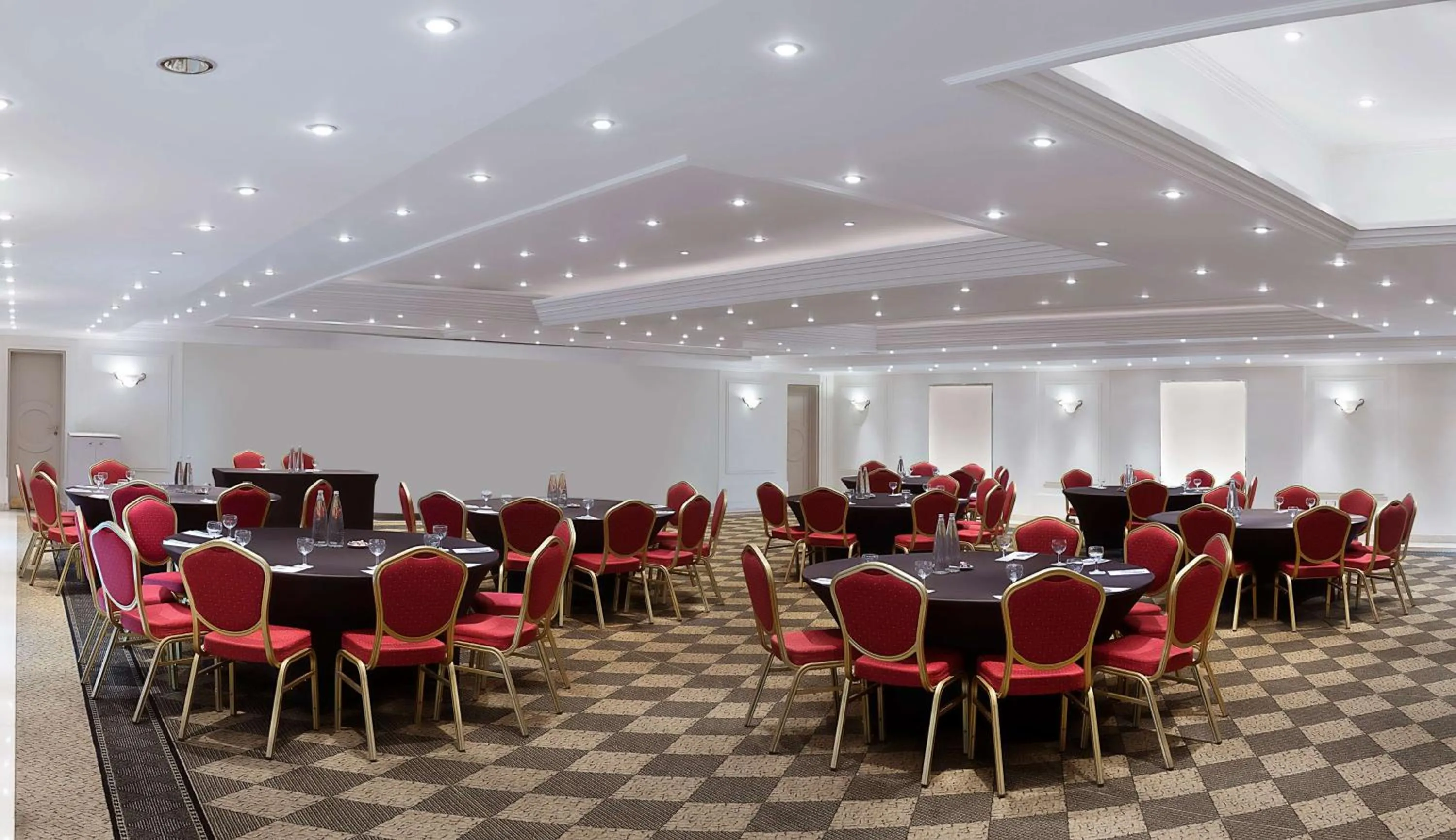 Meeting/conference room in Radisson Blu Martinez Beirut
