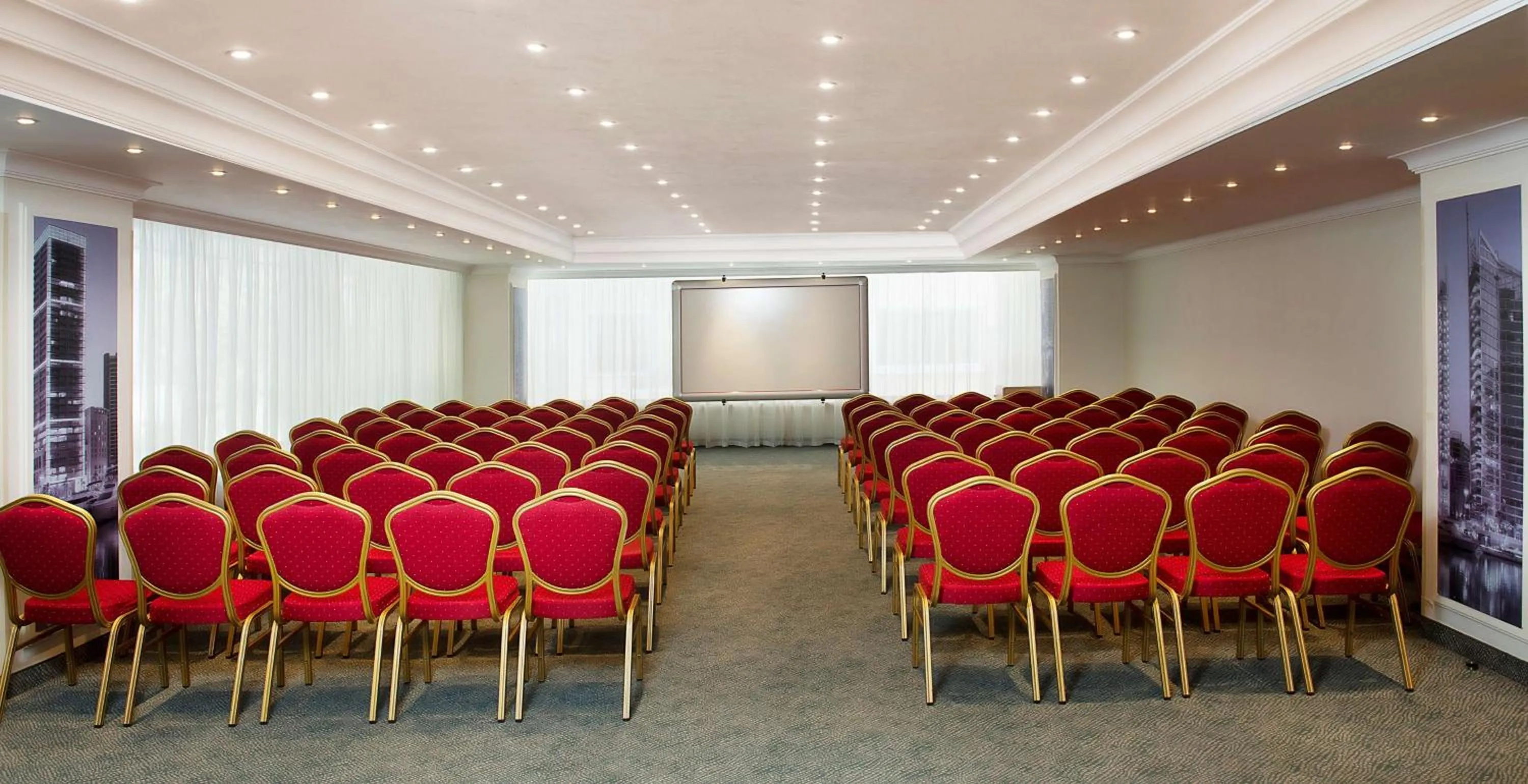 Meeting/conference room in Radisson Blu Martinez Beirut