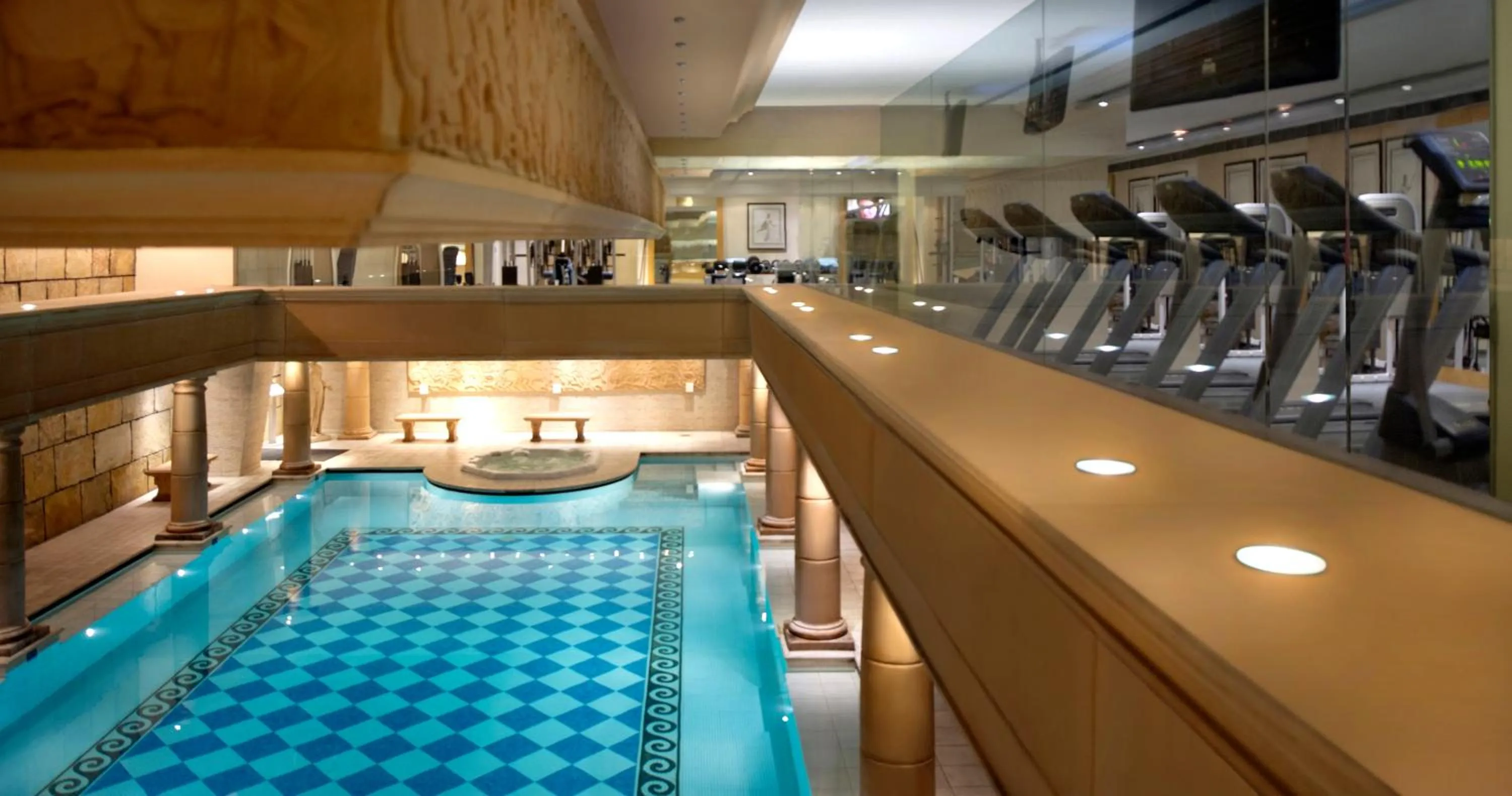 Fitness centre/facilities in Radisson Blu Martinez Beirut