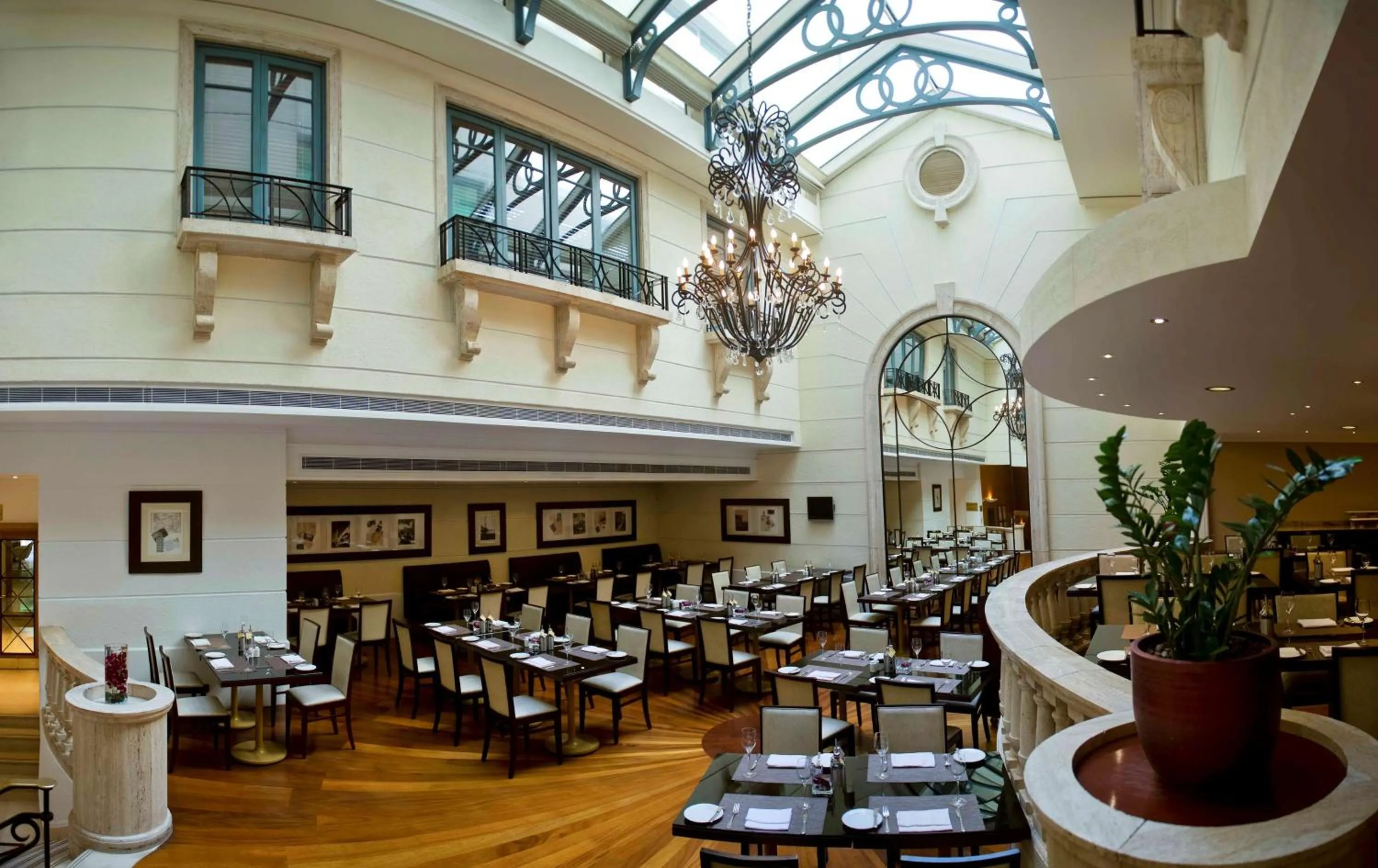 Restaurant/places to eat in Radisson Blu Martinez Beirut