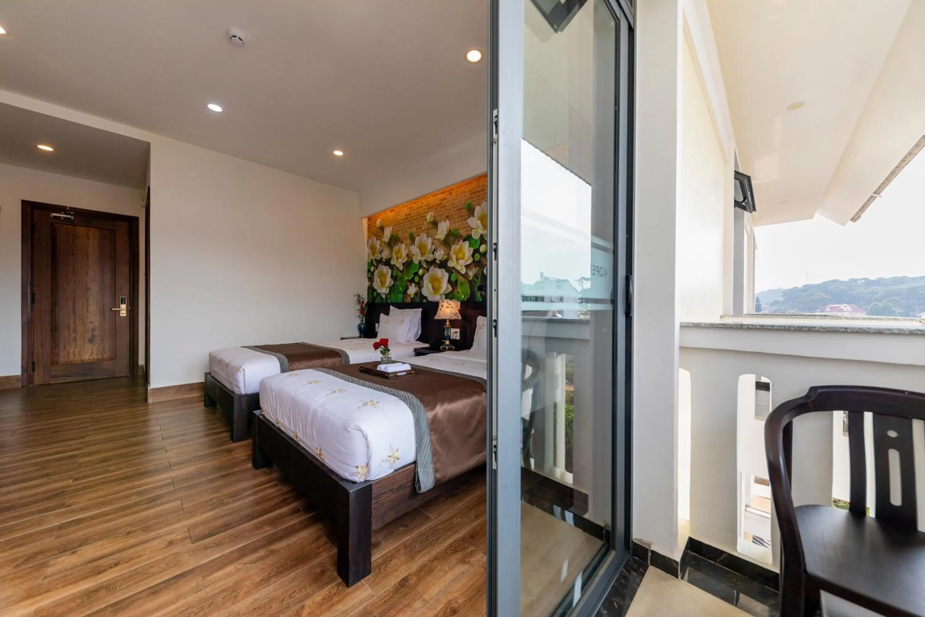 Bed in Thanh Loan 2 Da Lat Hotel