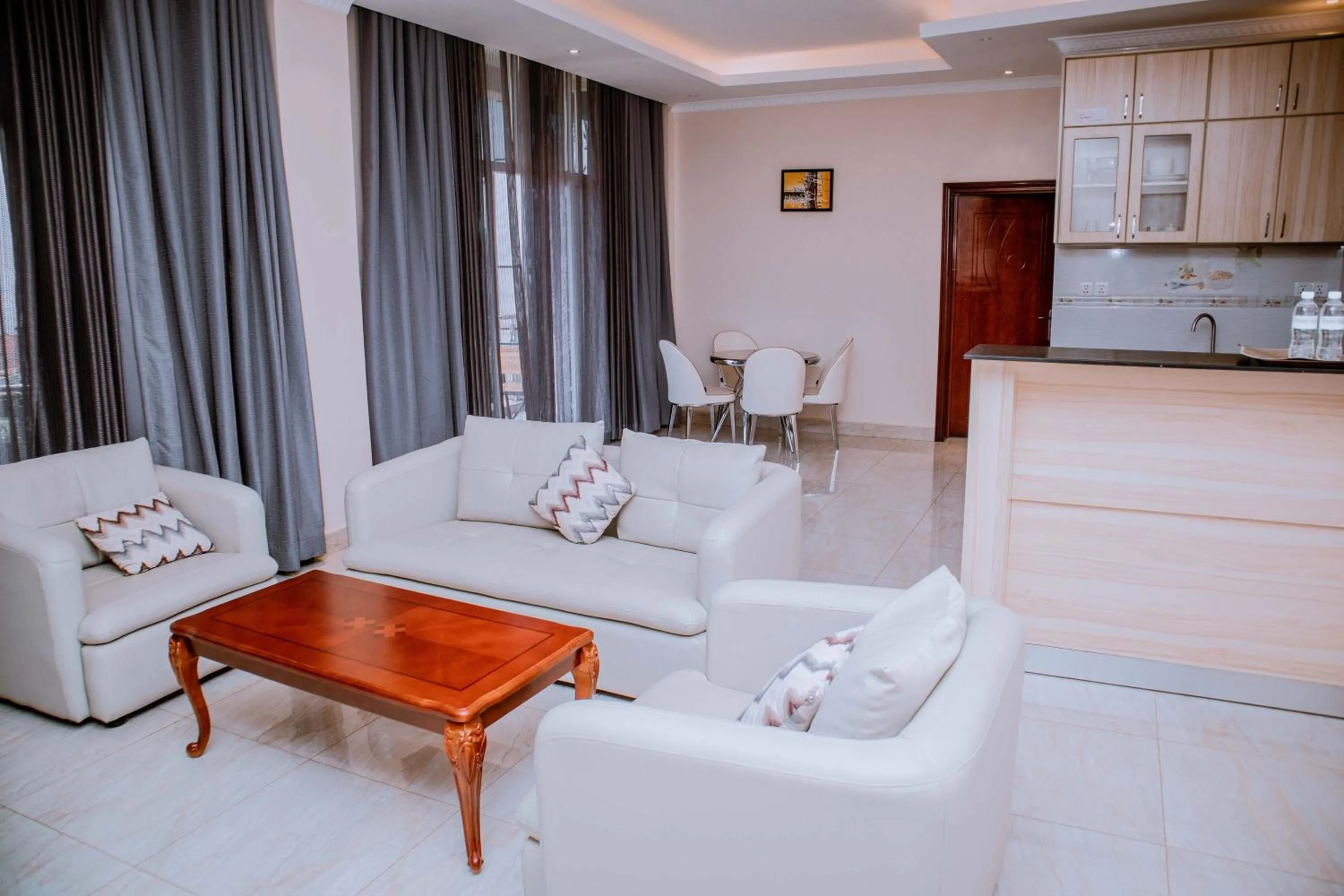 Kitchen or kitchenette in Madras Hotel and Apartments